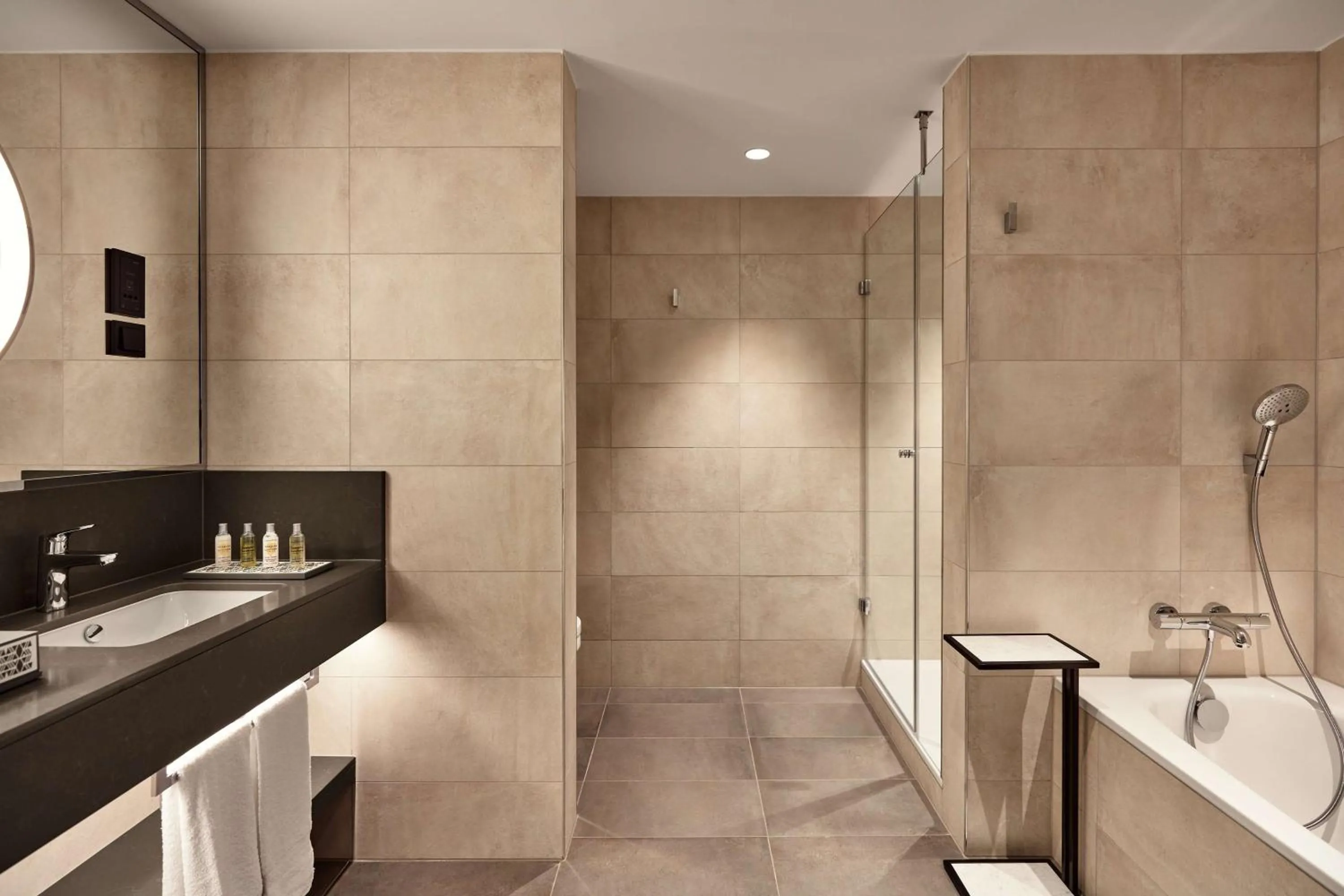 Bathroom in Hilton Vienna Park