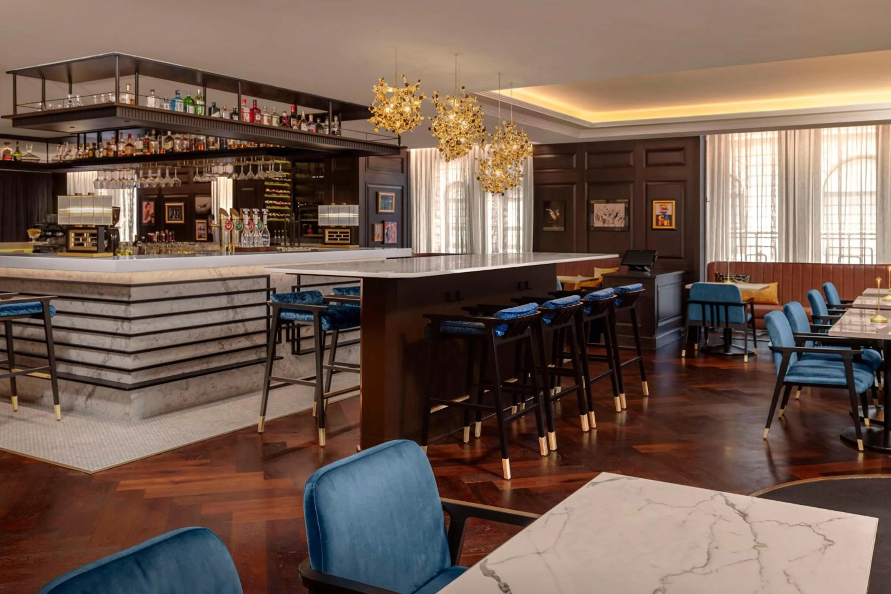 Restaurant/places to eat in Hilton Vienna Plaza