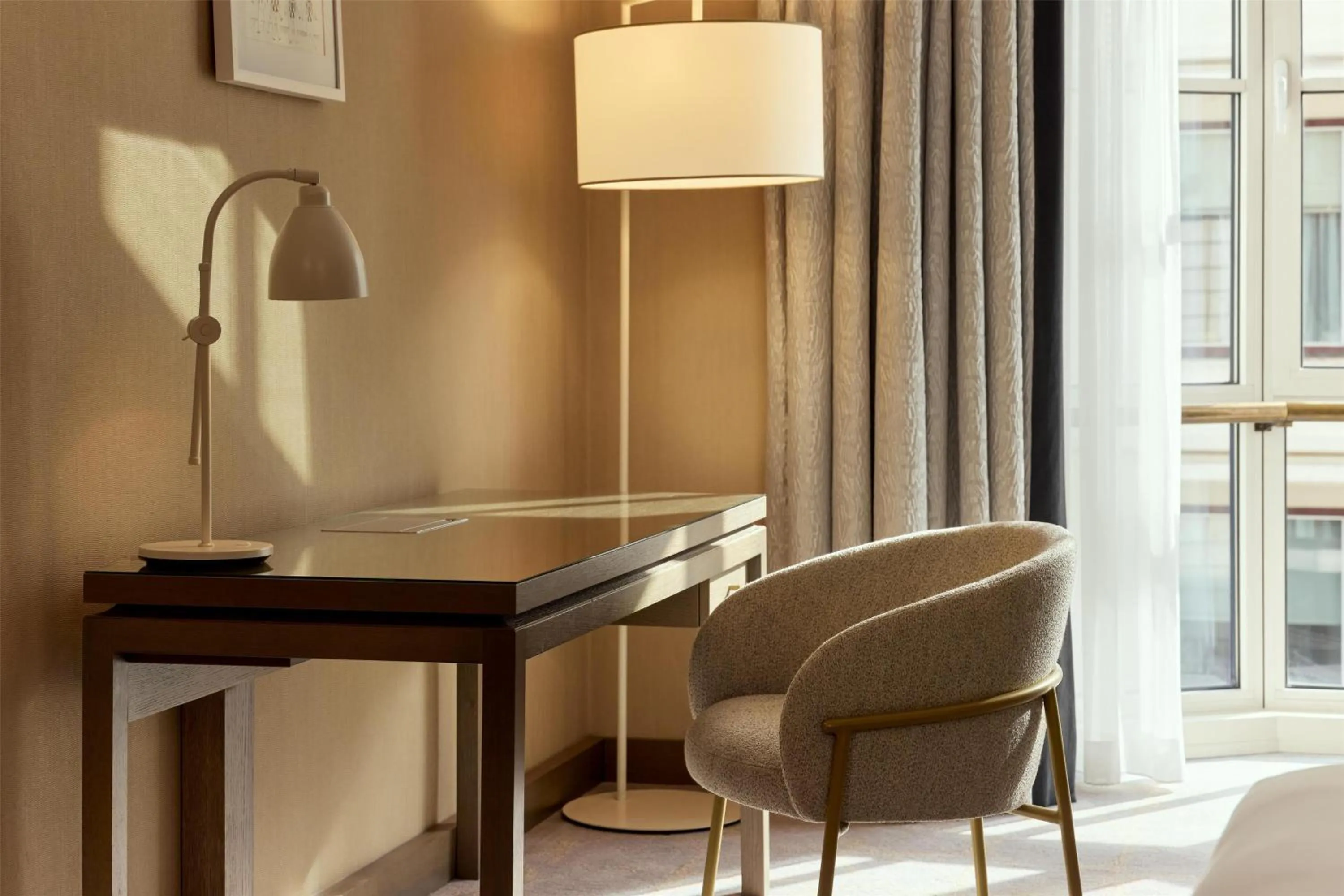 Bedroom in Hilton Vienna Plaza