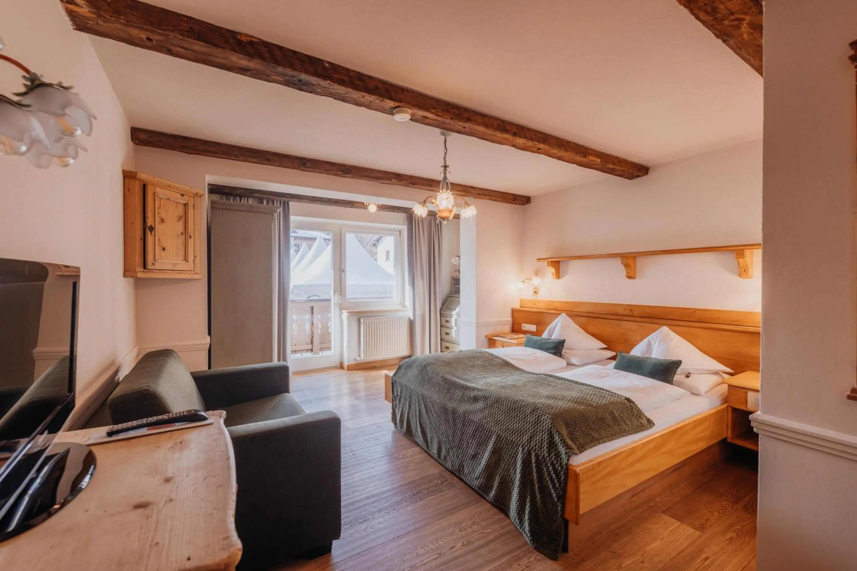 Photo of the whole room, Bed in Hotel Glücksschmiede - Hinterglemm