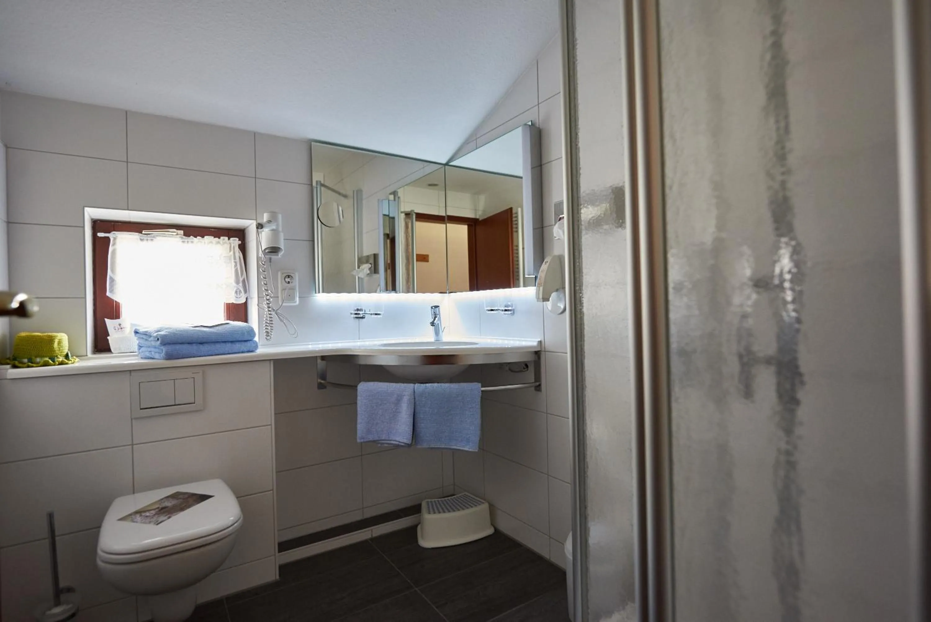 Suite with Garden View in Room and kitchen im Katerberg