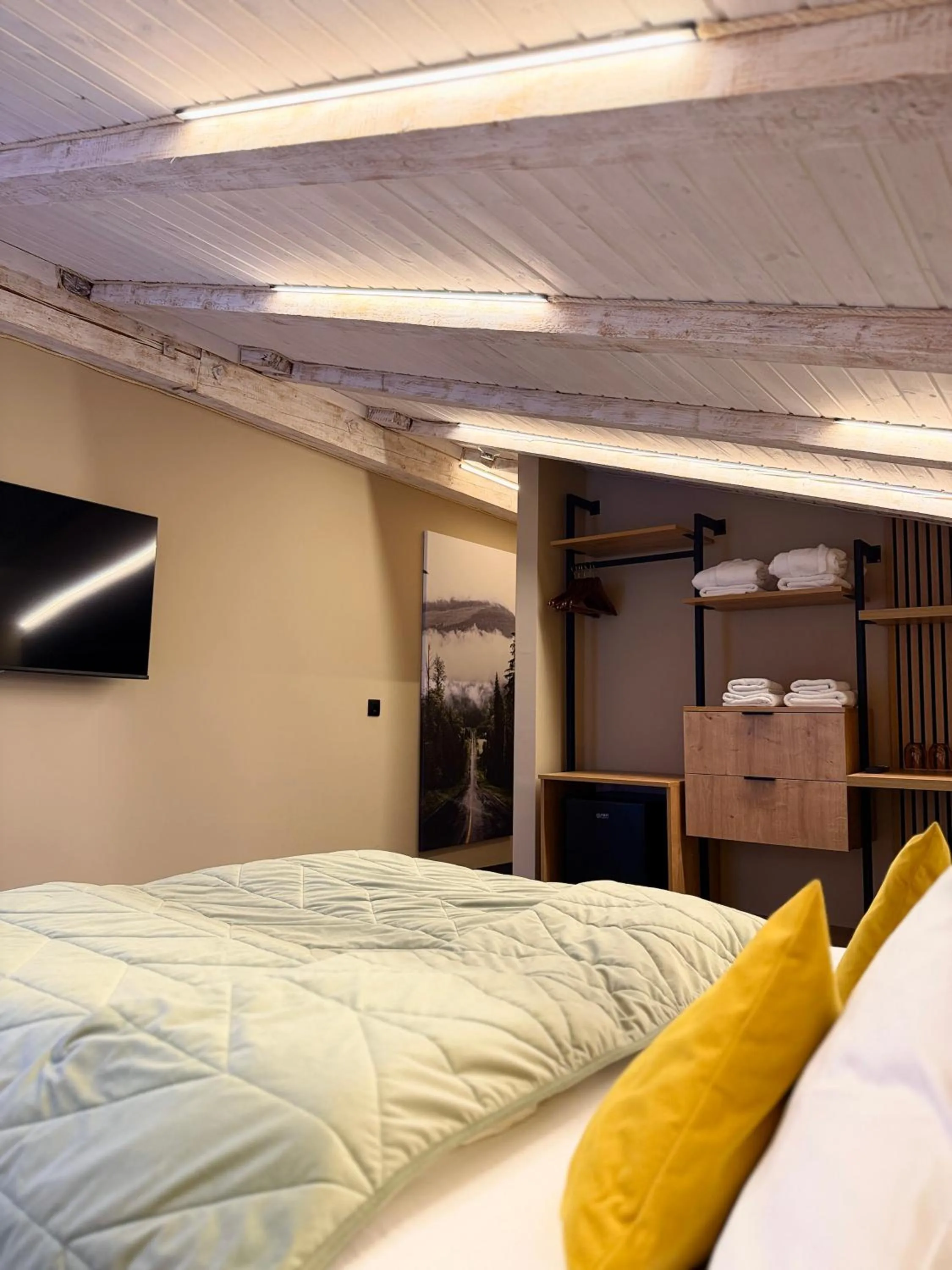 Bed in Mountains Hotel