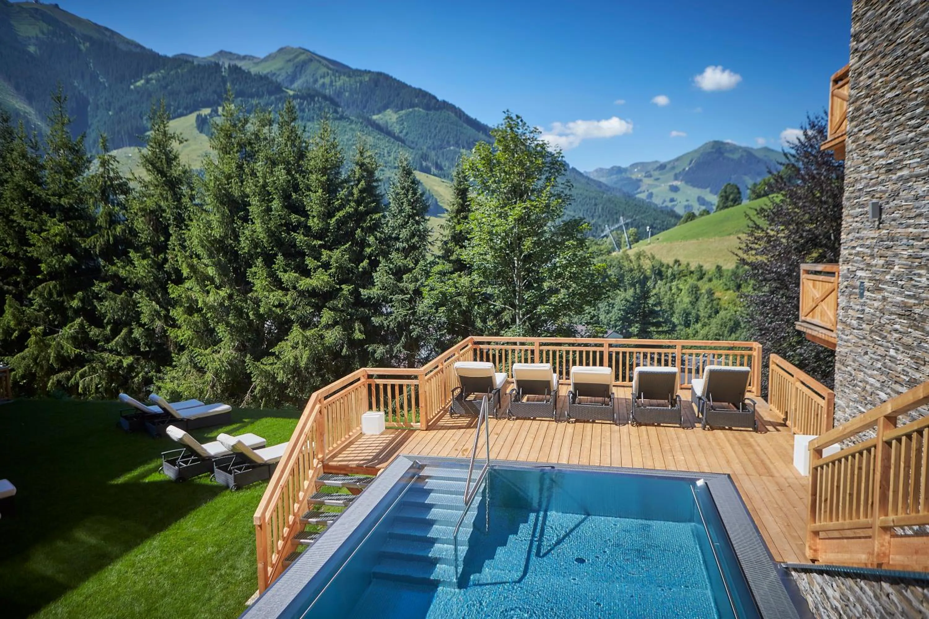 Swimming pool in AlpenParks Hotel & Apartment Sonnleiten