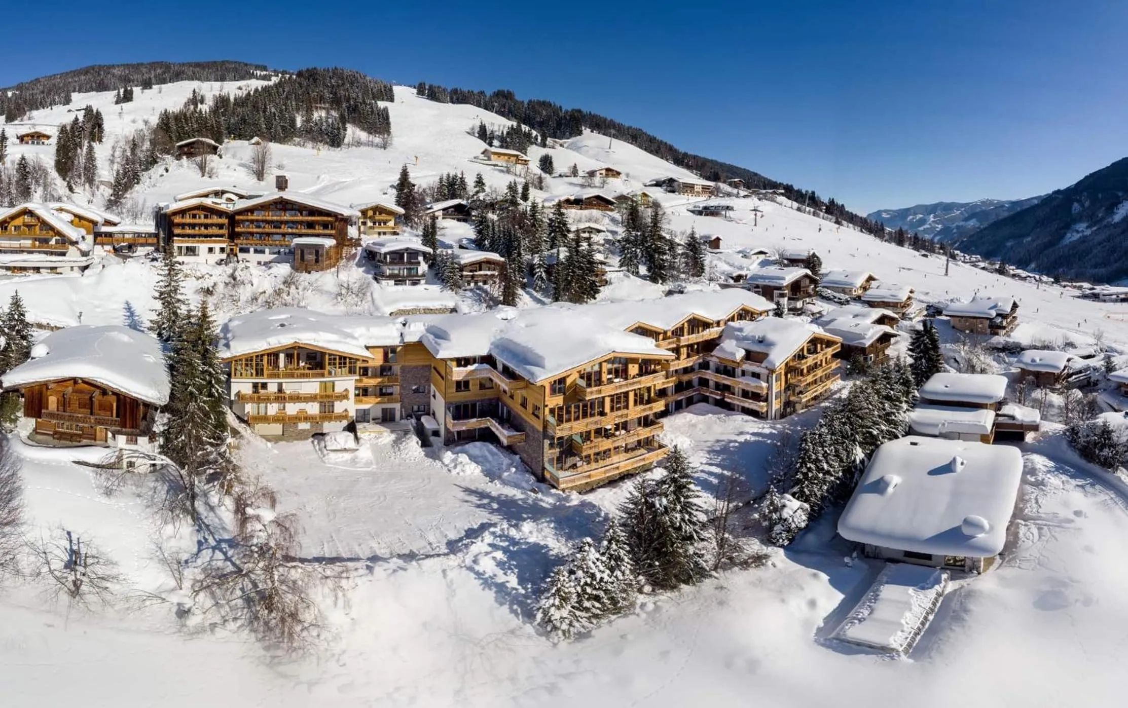 Property building in AlpenParks Hotel & Apartment Sonnleiten