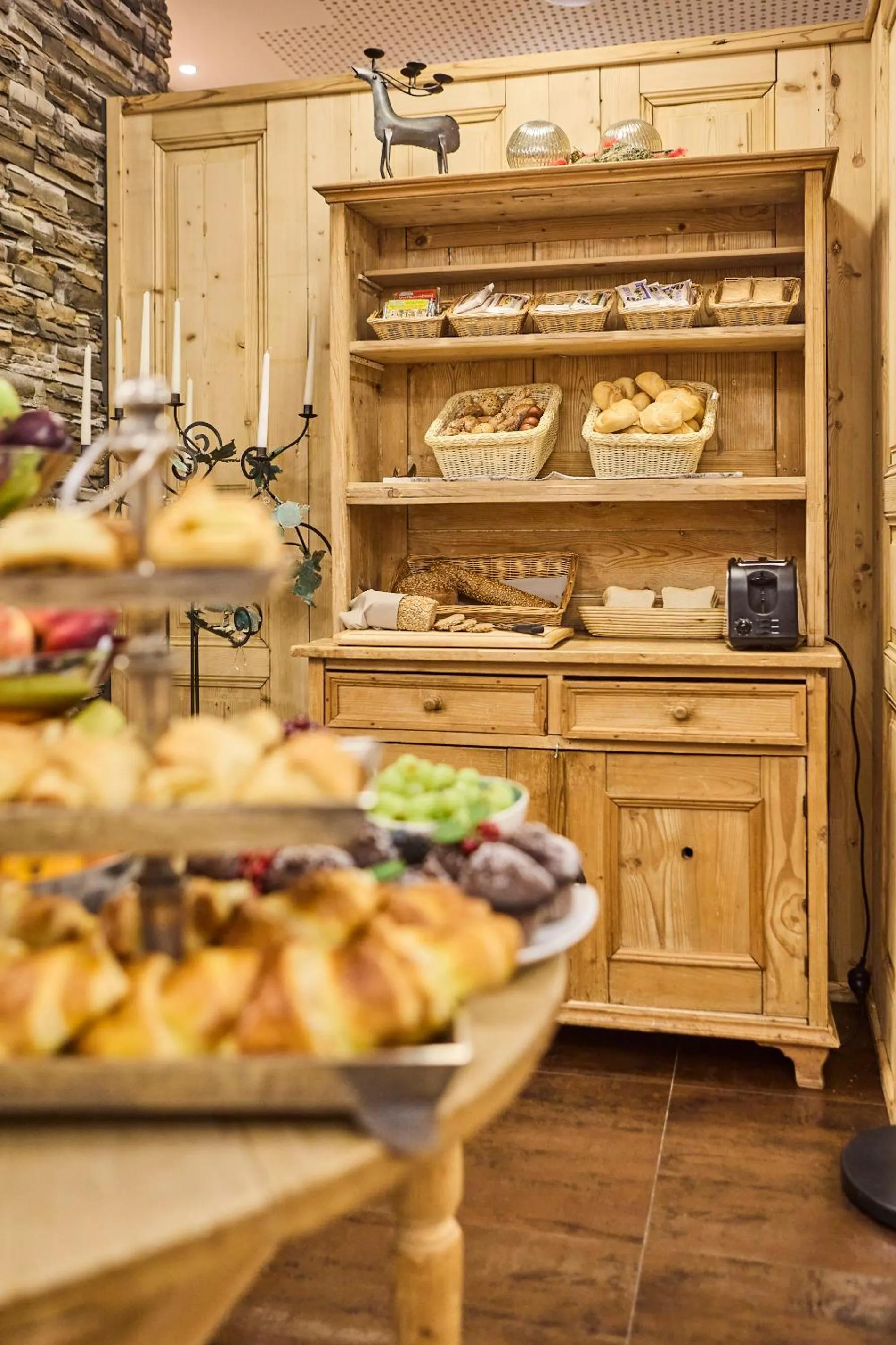 Breakfast in AlpenParks Hotel & Apartment Sonnleiten