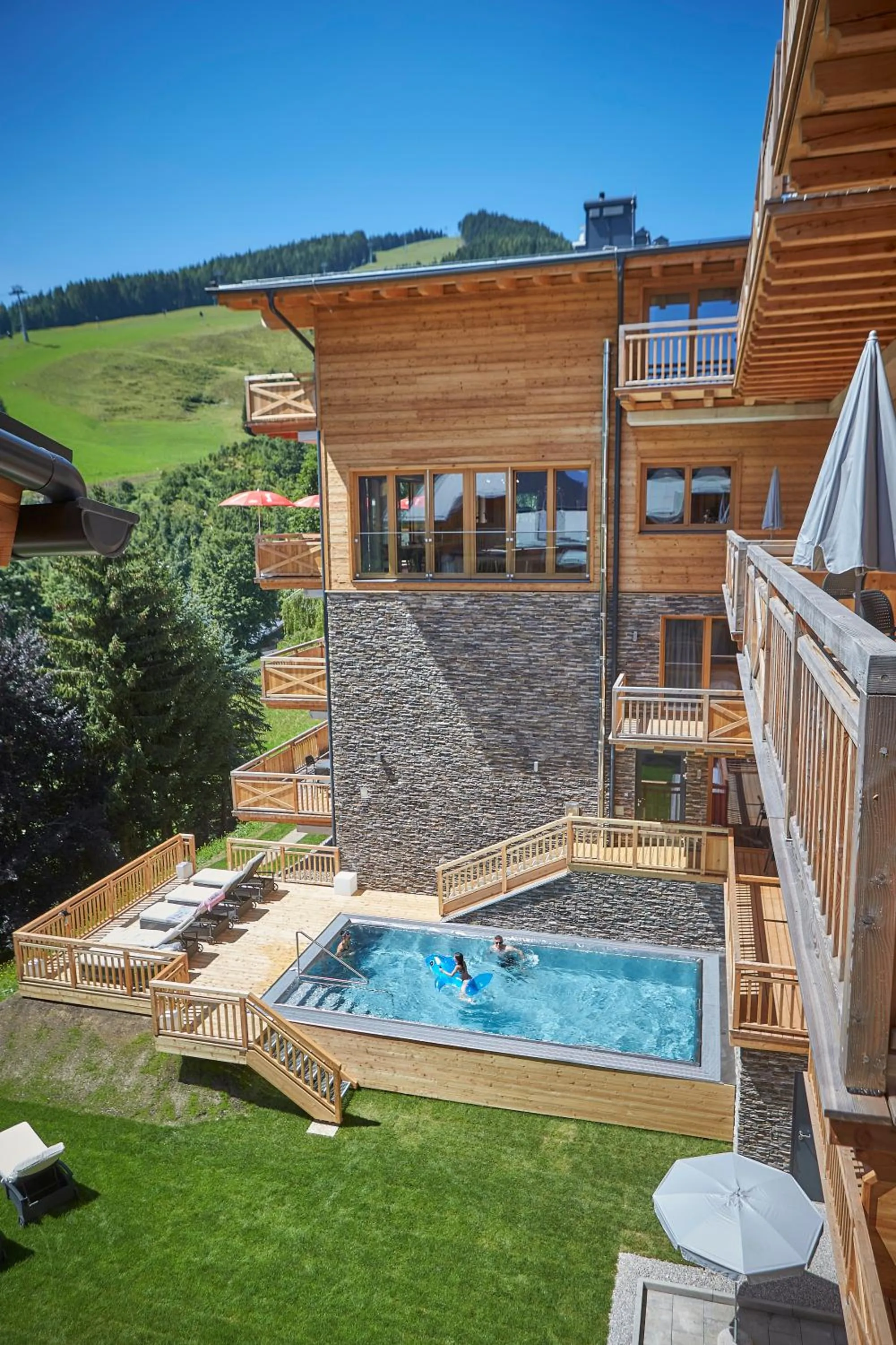 Swimming pool in AlpenParks Hotel & Apartment Sonnleiten