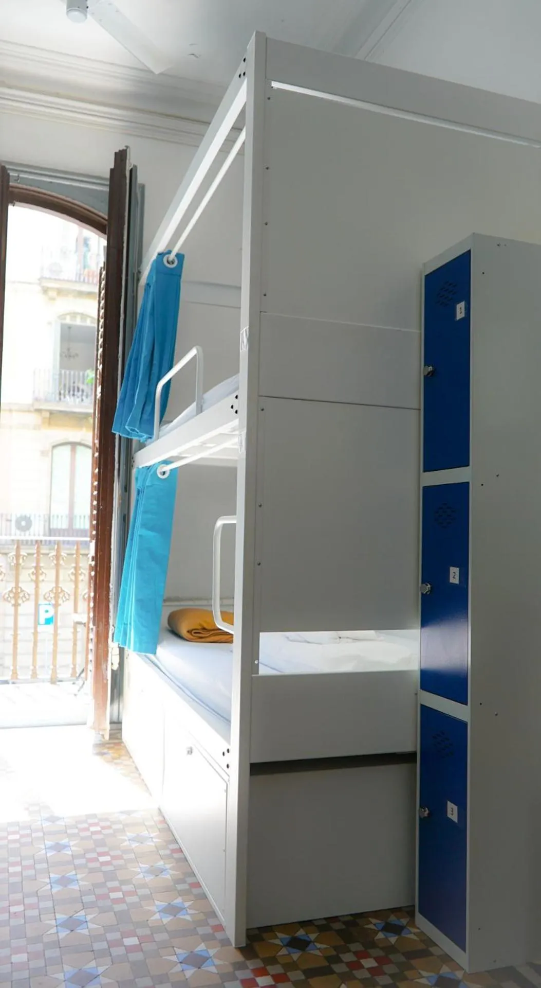 bunk bed in Soul Backpackers Barcelona