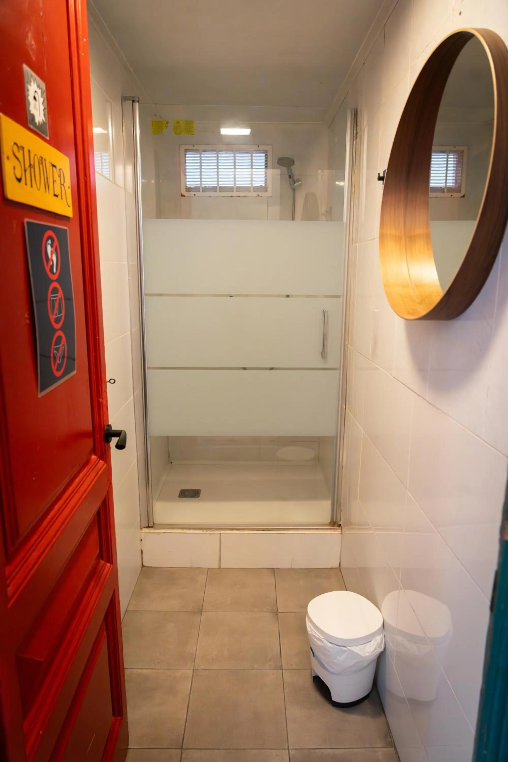 Shower in Soul Backpackers Barcelona