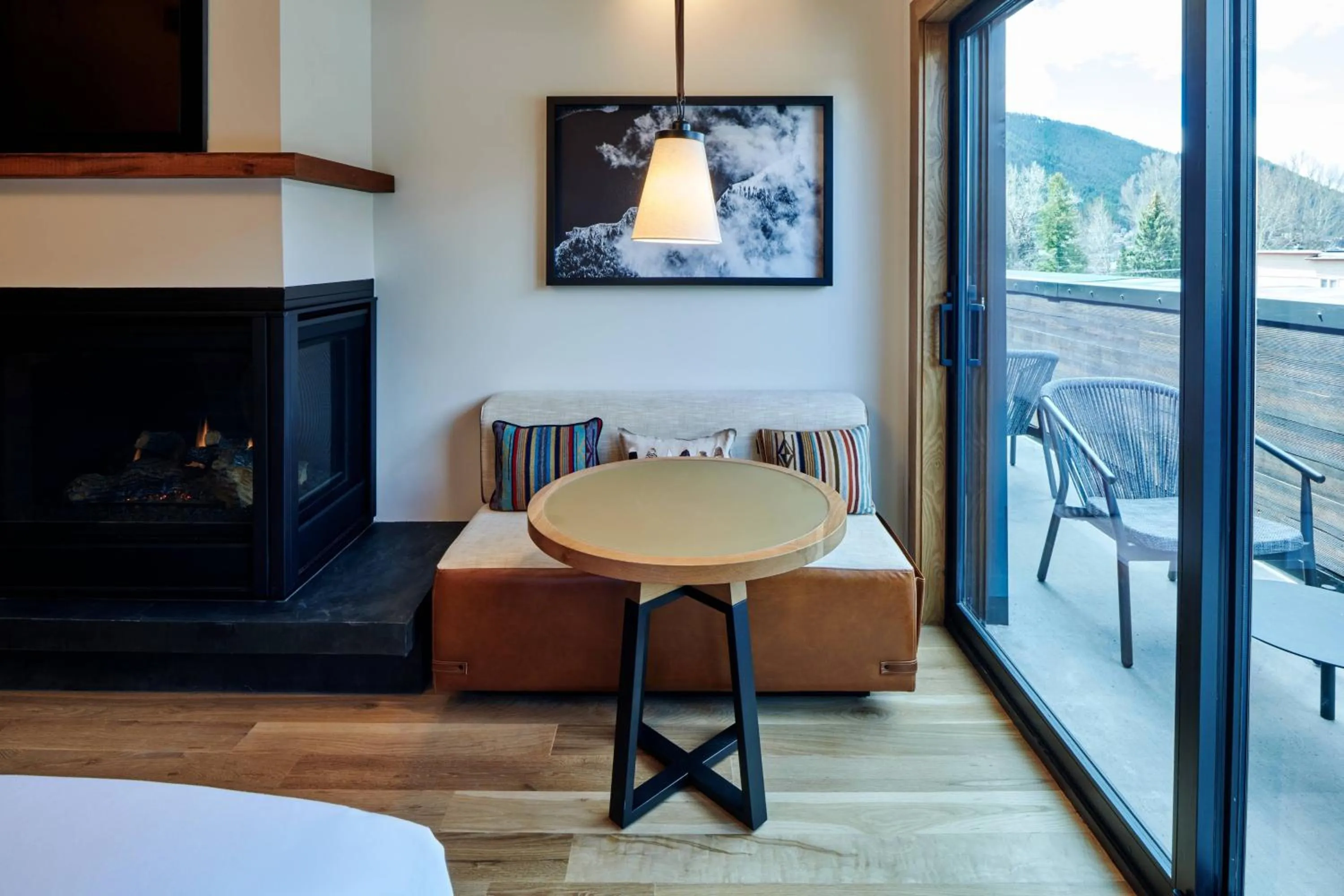 Bedroom, Bed in The Cloudveil, Autograph Collection