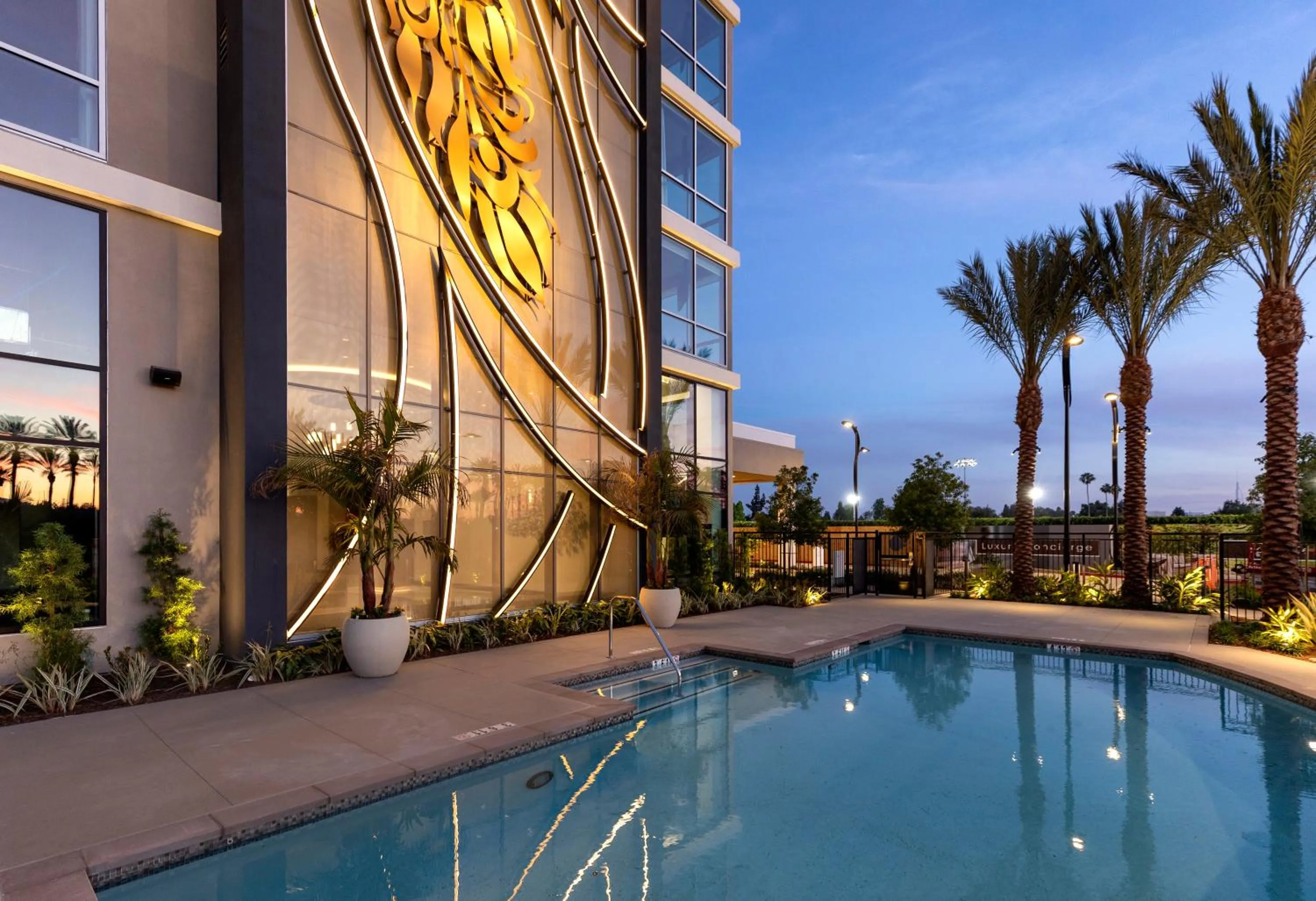 Swimming pool in Le Meridien Pasadena Arcadia