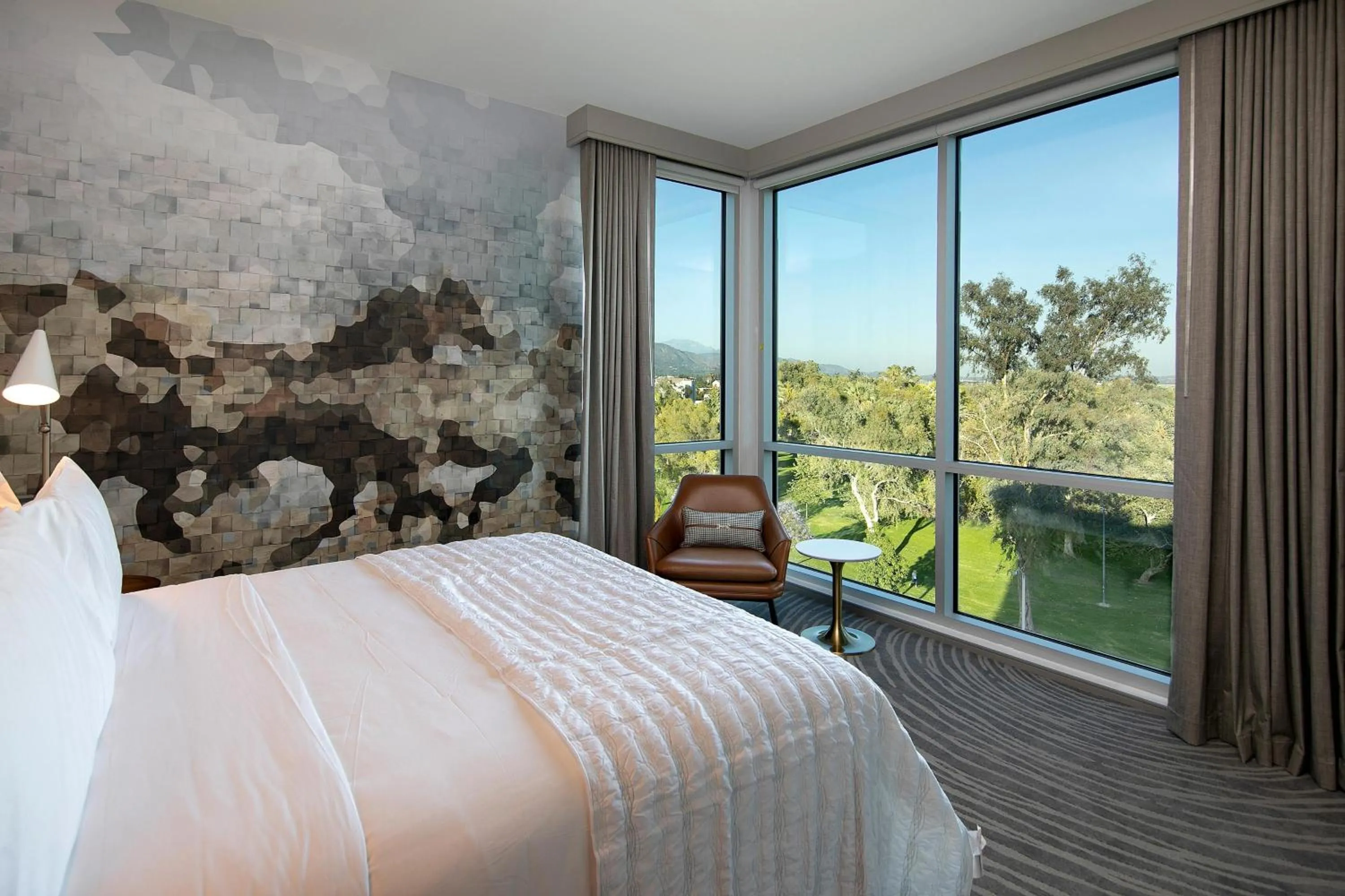 Bedroom, Bed in Le Meridien Pasadena Arcadia