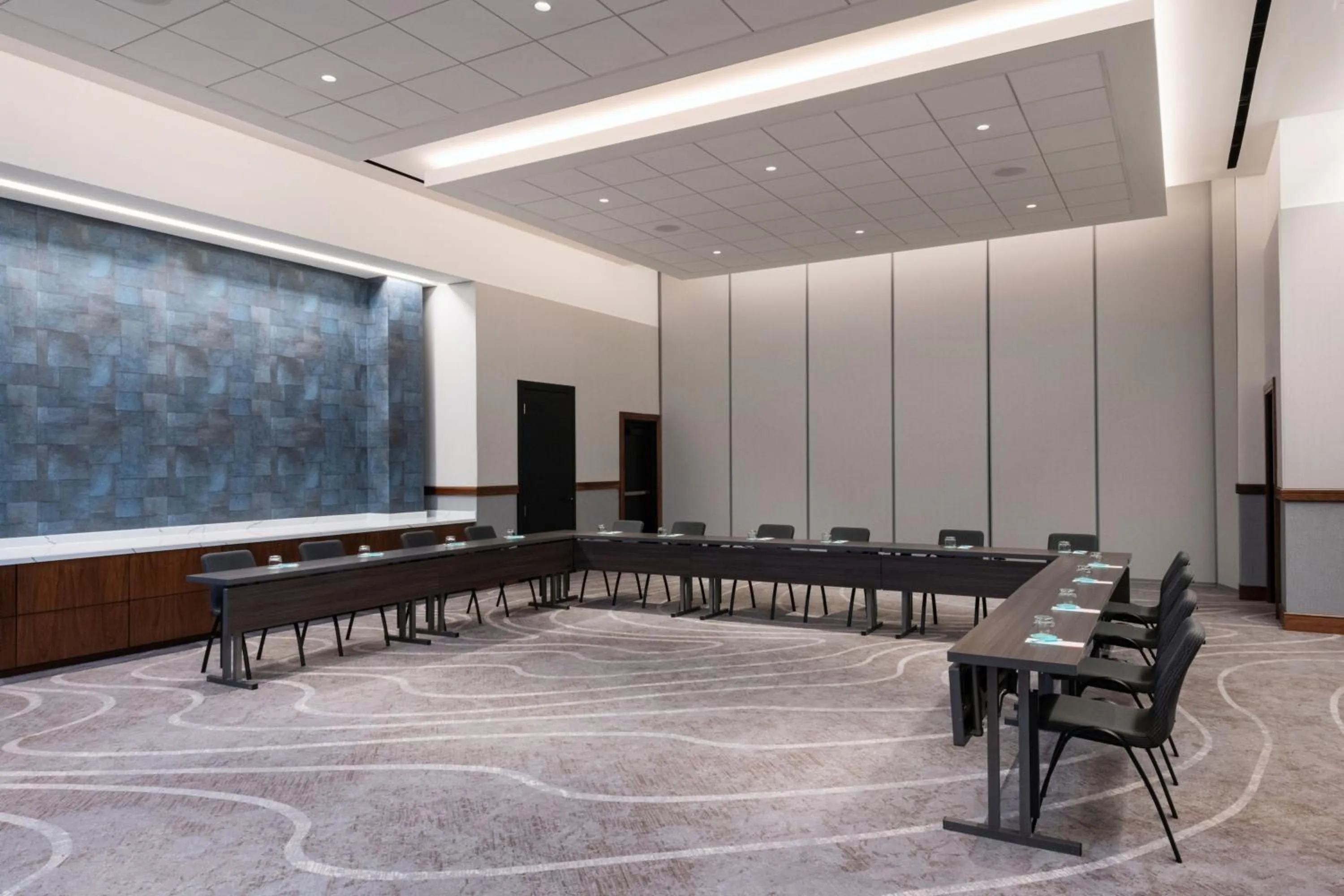 Meeting/conference room in Le Meridien Pasadena Arcadia