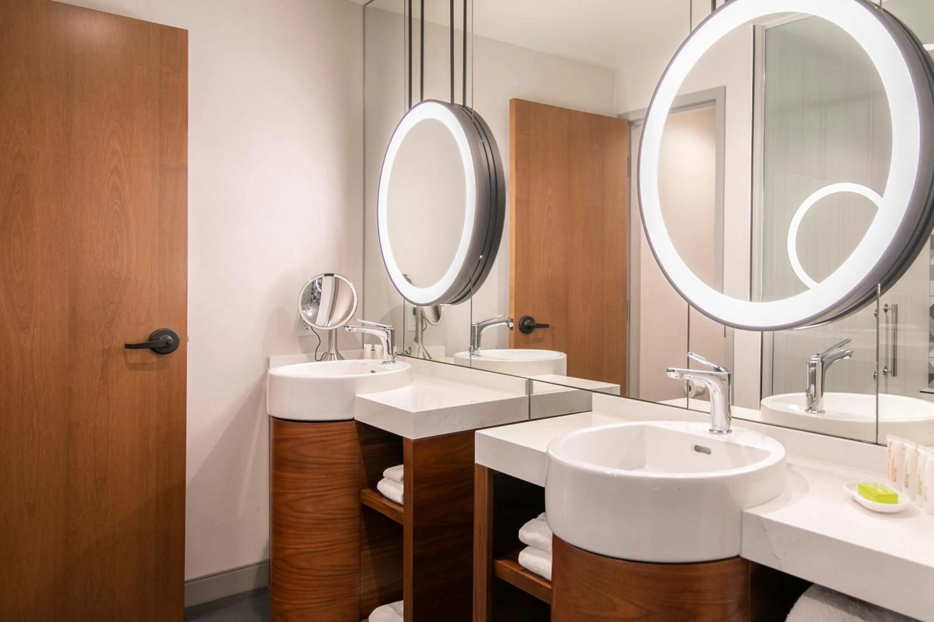 Bathroom in Le Meridien Pasadena Arcadia