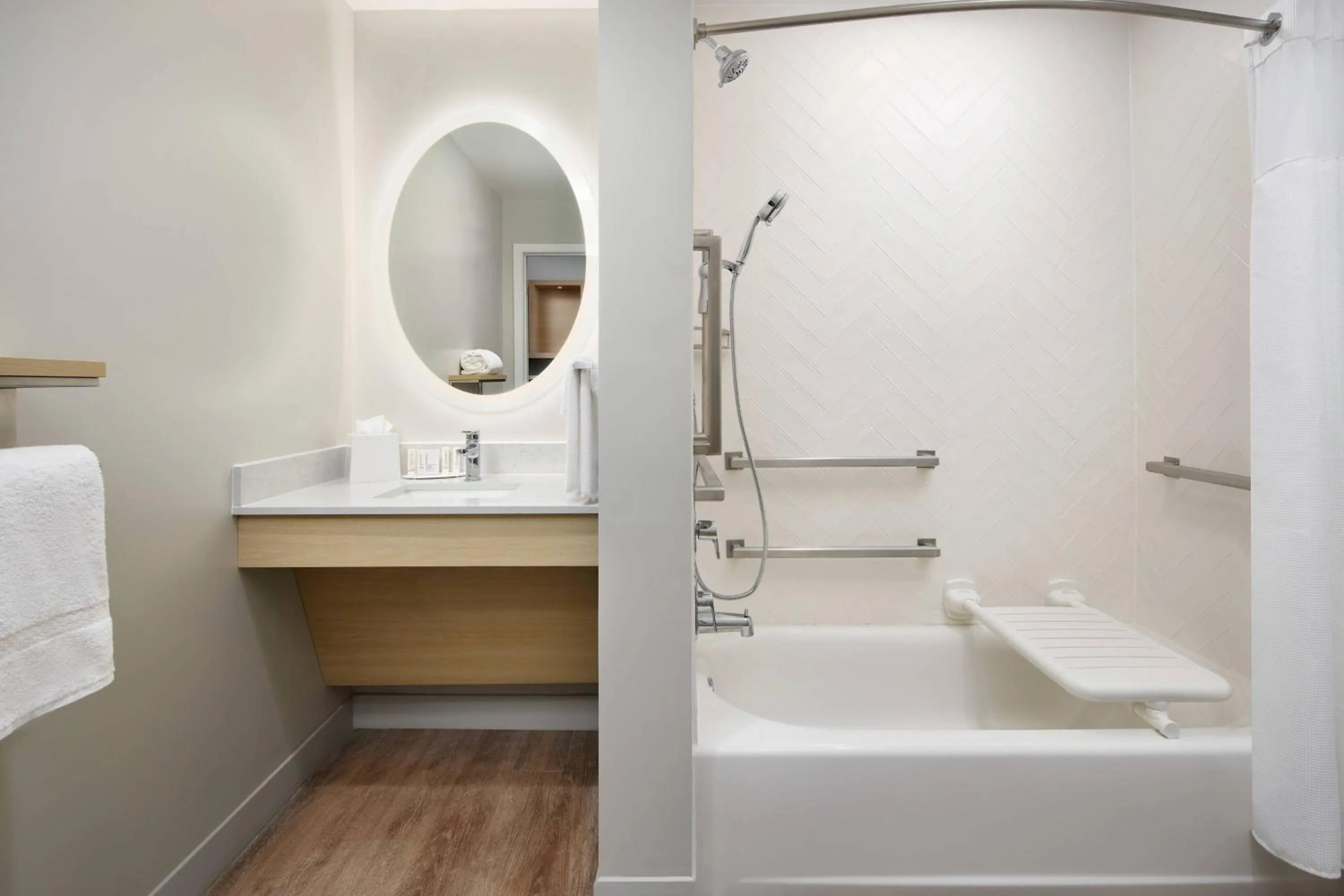 Bathroom in TownePlace Suites by Marriott Plant City