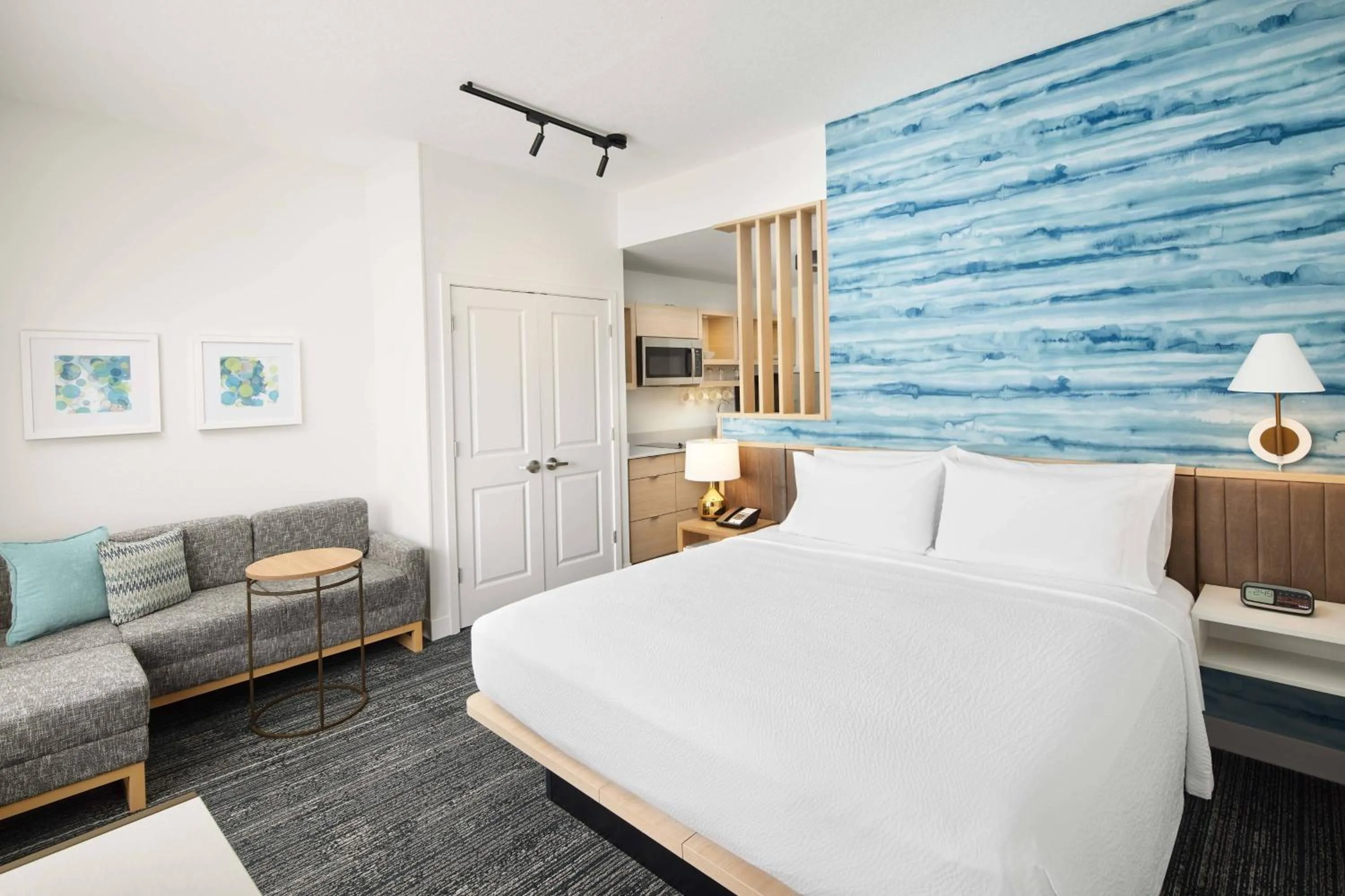 Photo of the whole room, Bed in TownePlace Suites by Marriott Plant City