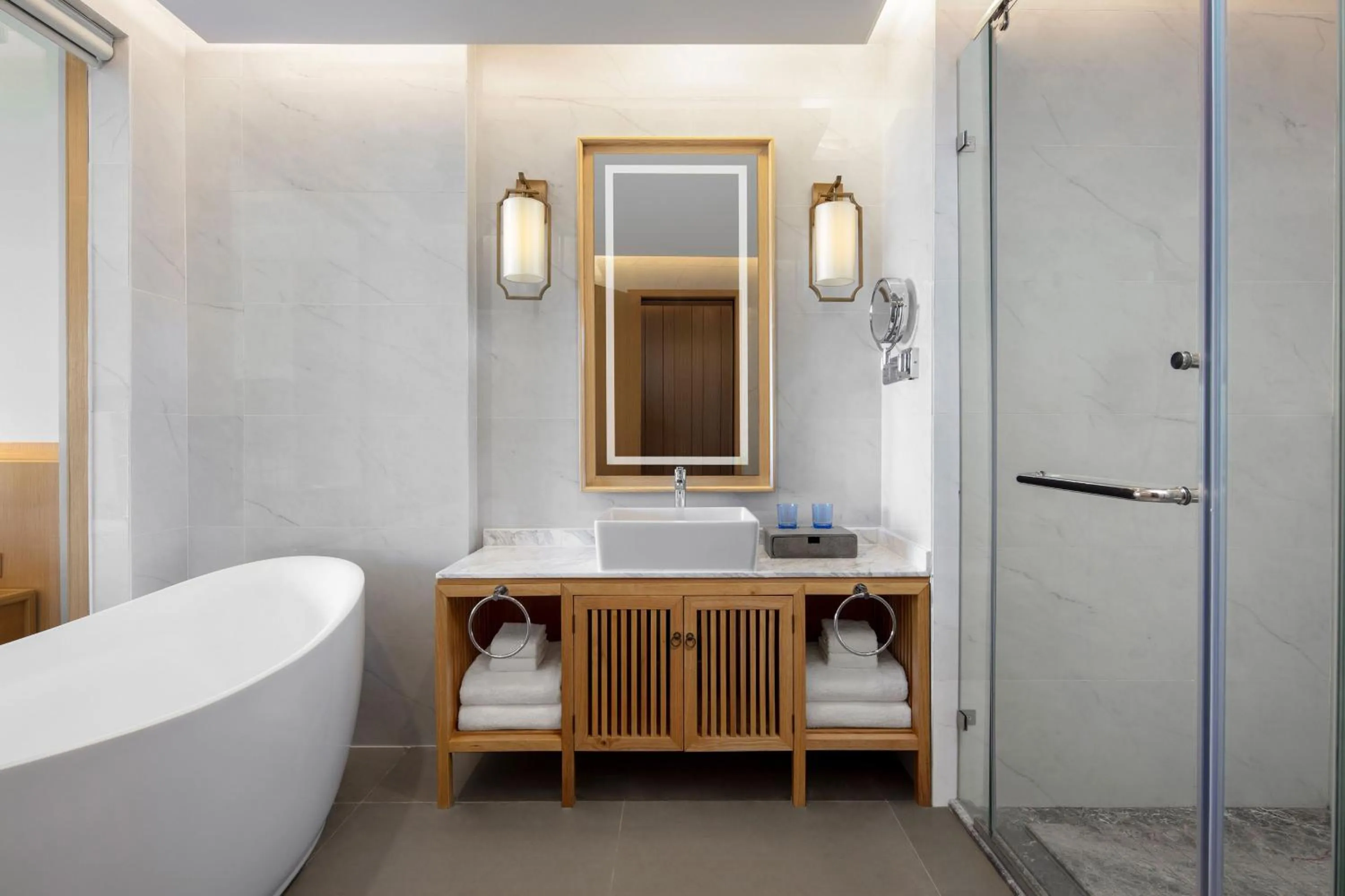 Bathroom in Sheraton Maoming Romantic Beach Resort