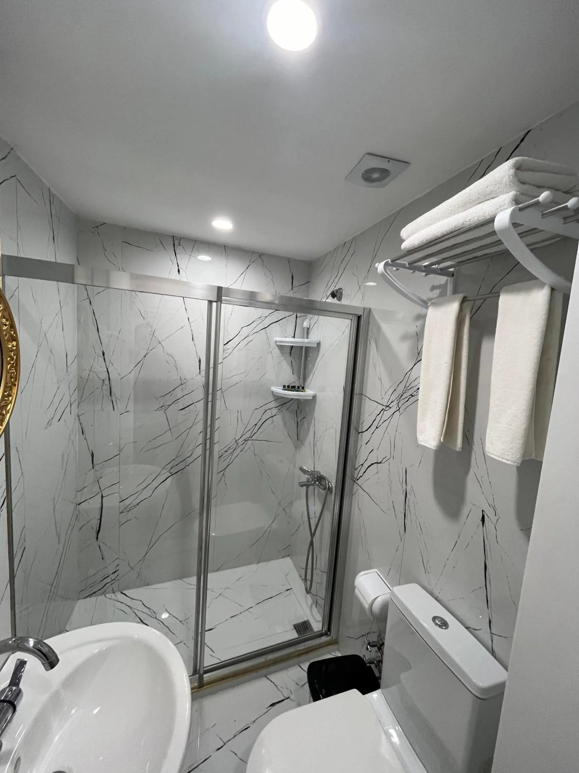 Shower in Constantinopolis Hotel