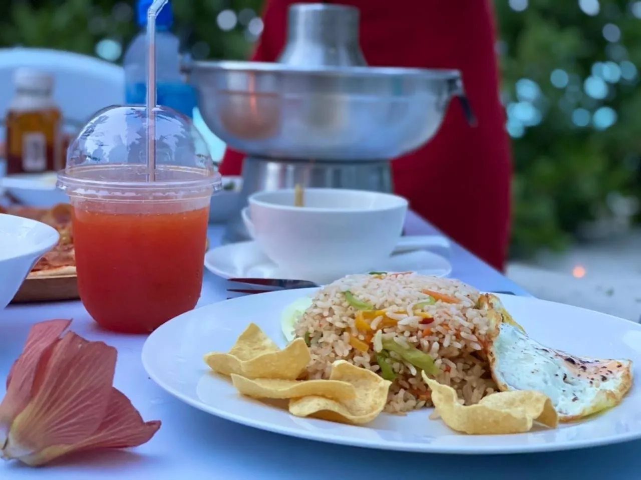 Food and drinks in Dacha Thoddoo