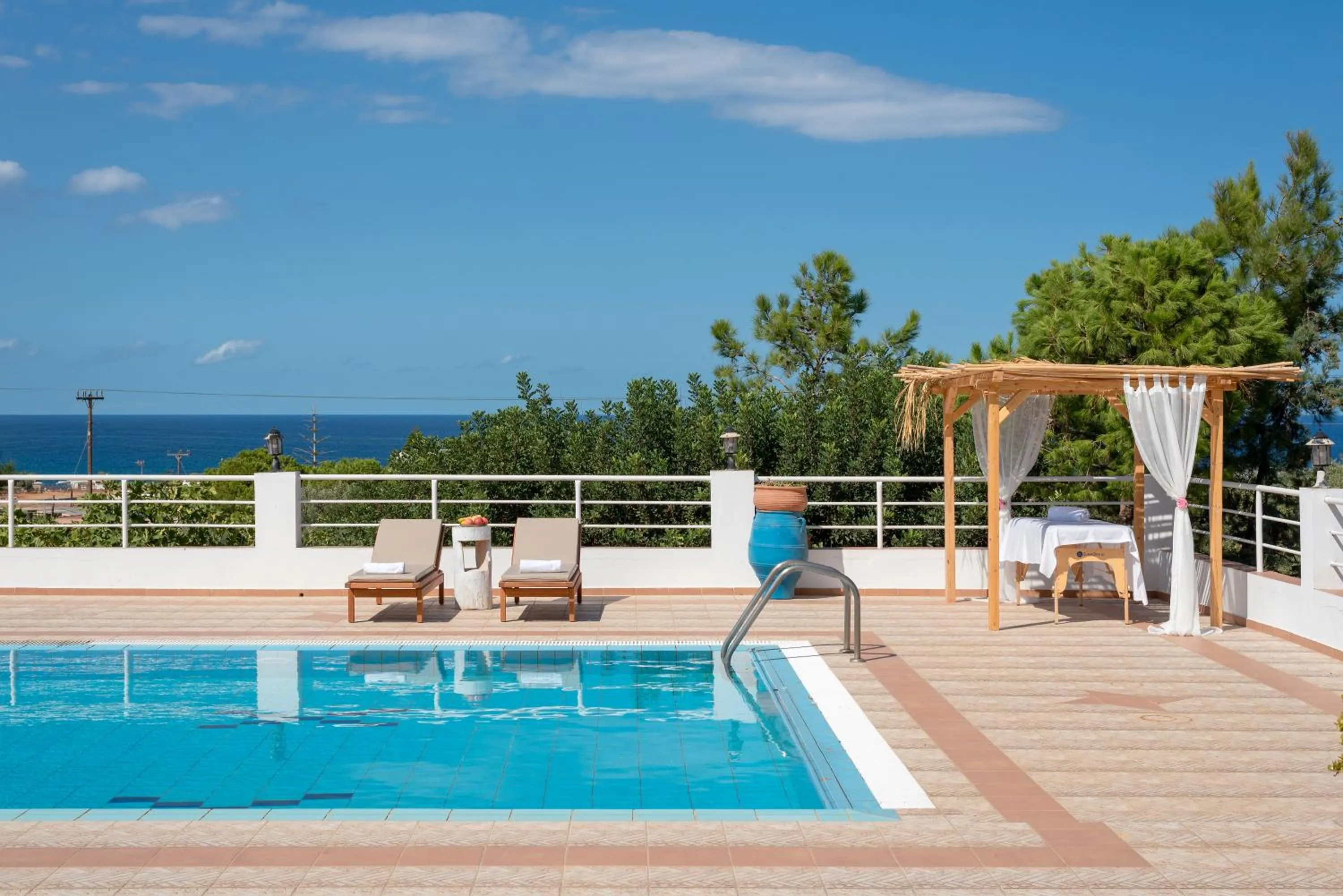 Swimming pool in Aegean Apartments