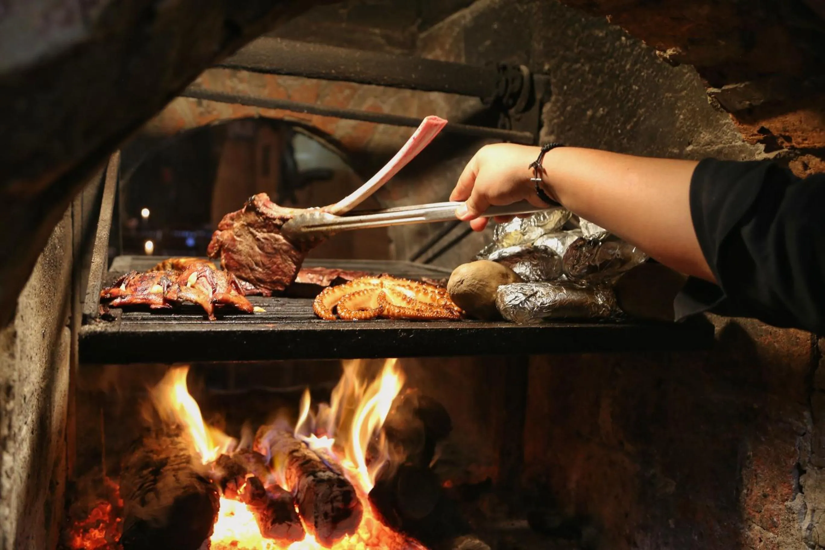 Restaurant/places to eat in Hotel Valle 13 Ruta del Vino