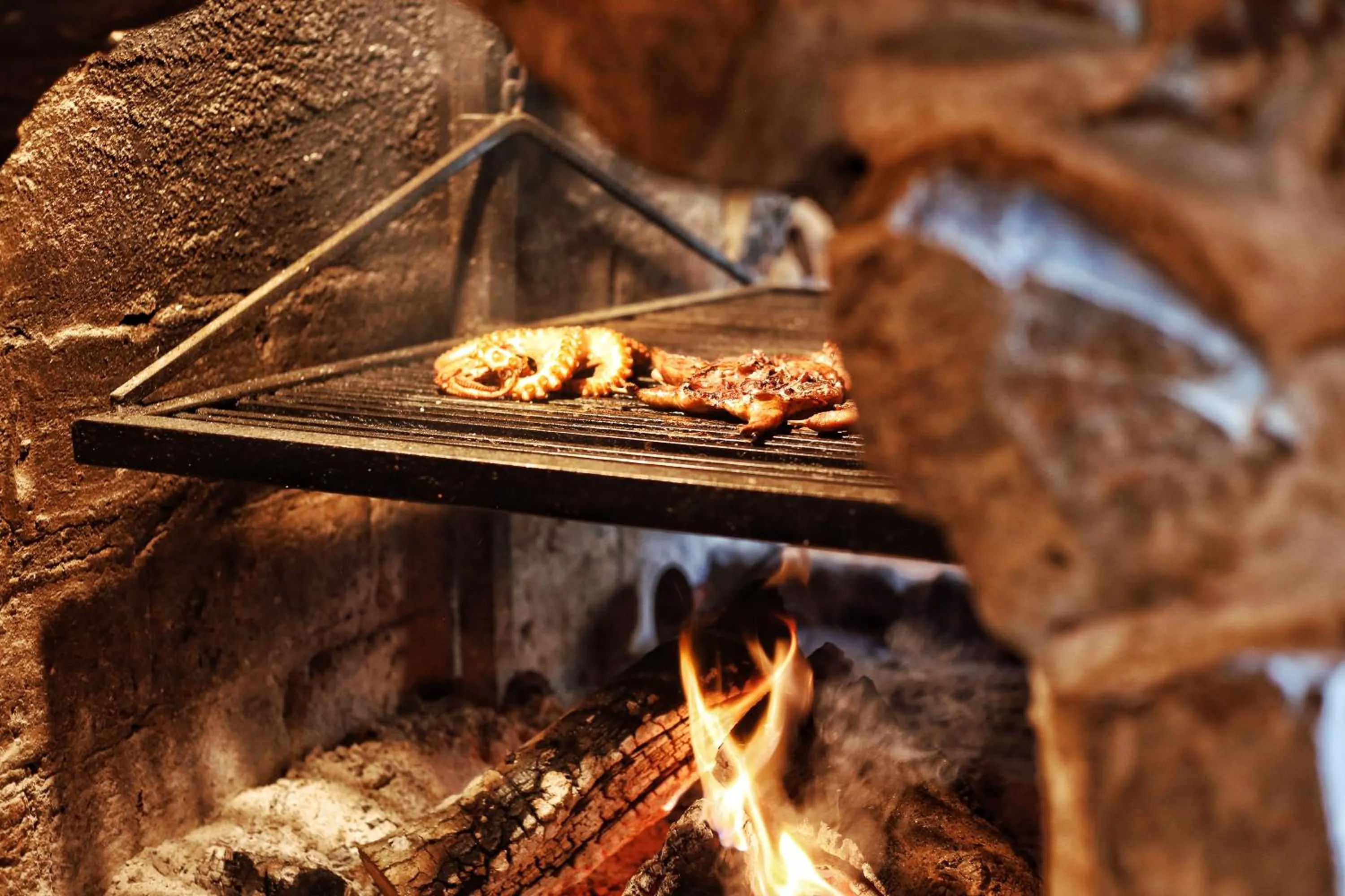 Restaurant/places to eat in Hotel Valle 13 Ruta del Vino