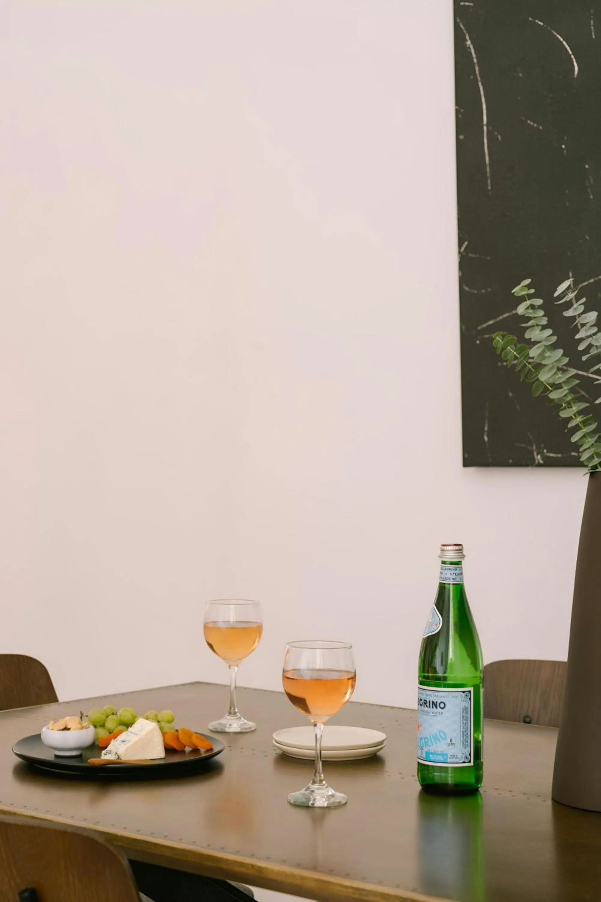 Photo of the whole room in Sonder by Marriott Bonvoy The Witherspoon Apartments Center City