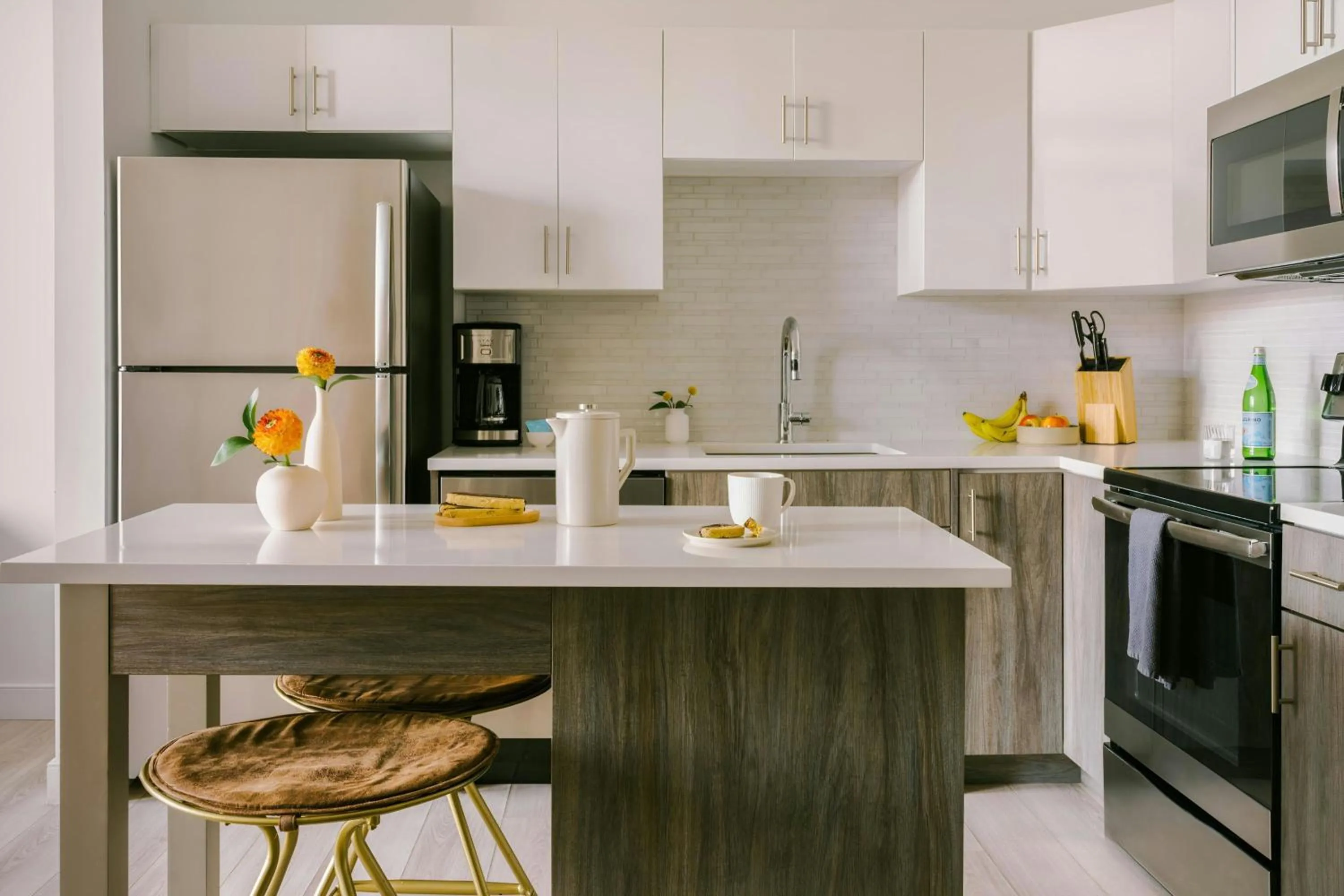Kitchen or kitchenette in Sonder by Marriott Bonvoy The Witherspoon Apartments Center City