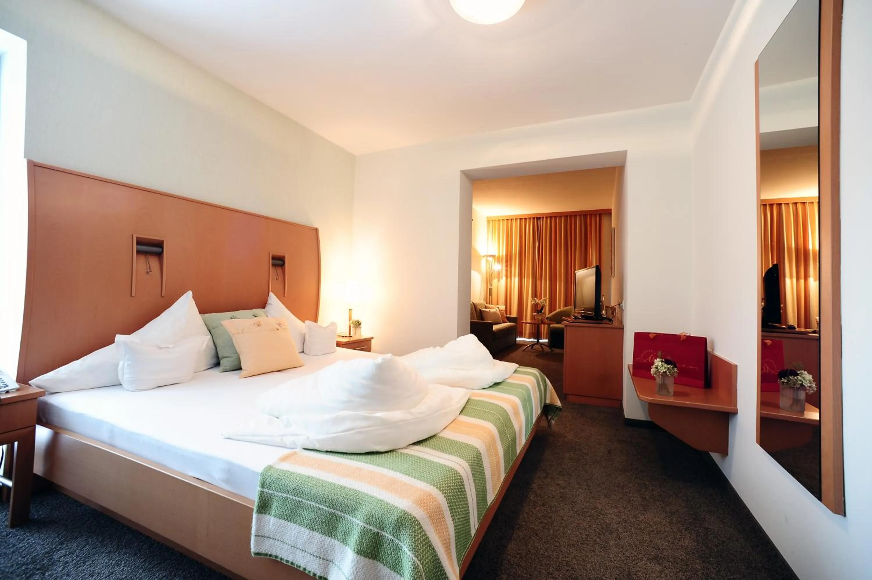 Photo of the whole room, Bed in Hotel Restaurant Mohren