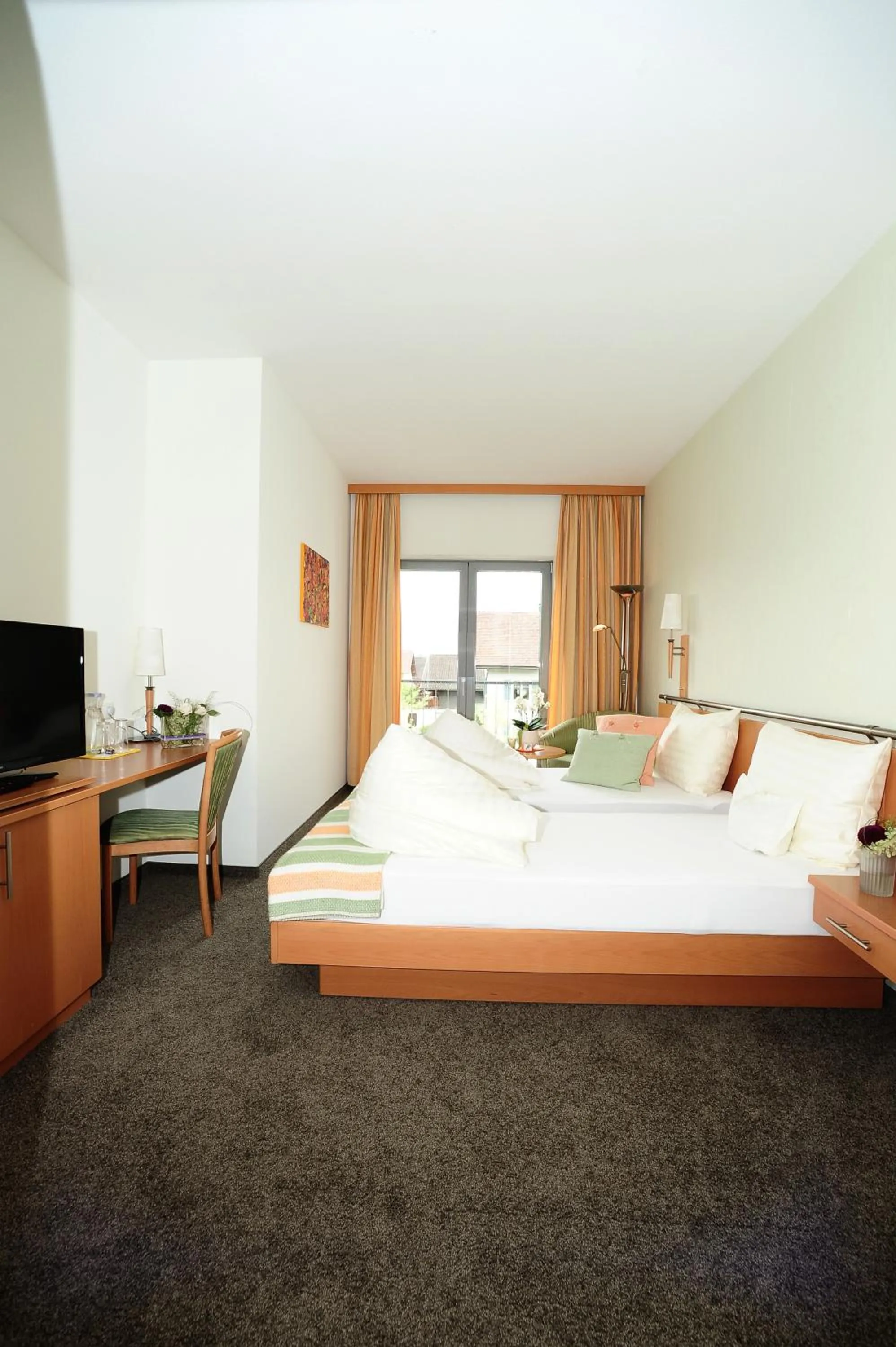 Photo of the whole room, Bed in Hotel Restaurant Mohren