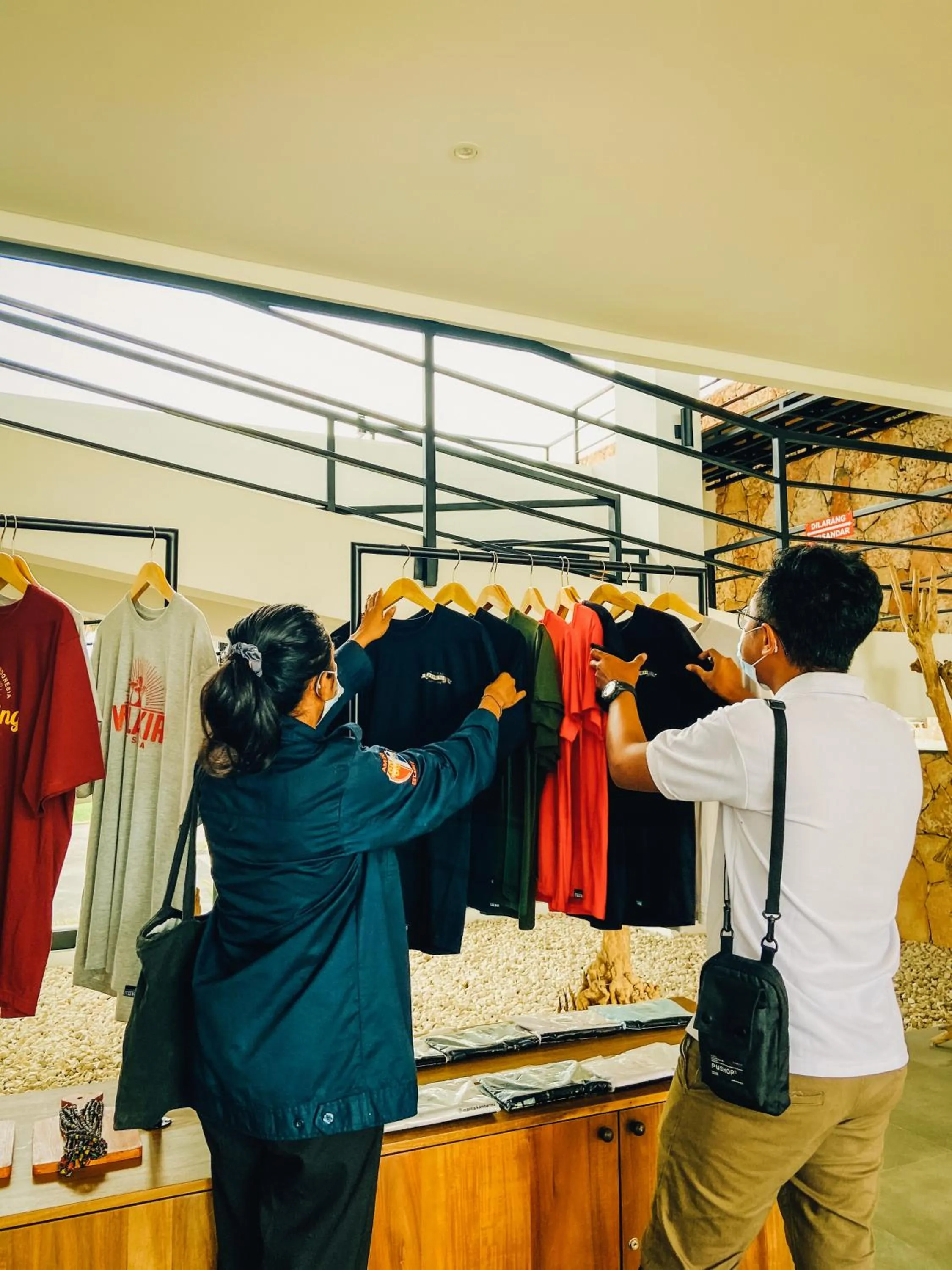 wardrobe in Kambaniru Beach Hotel and Resort