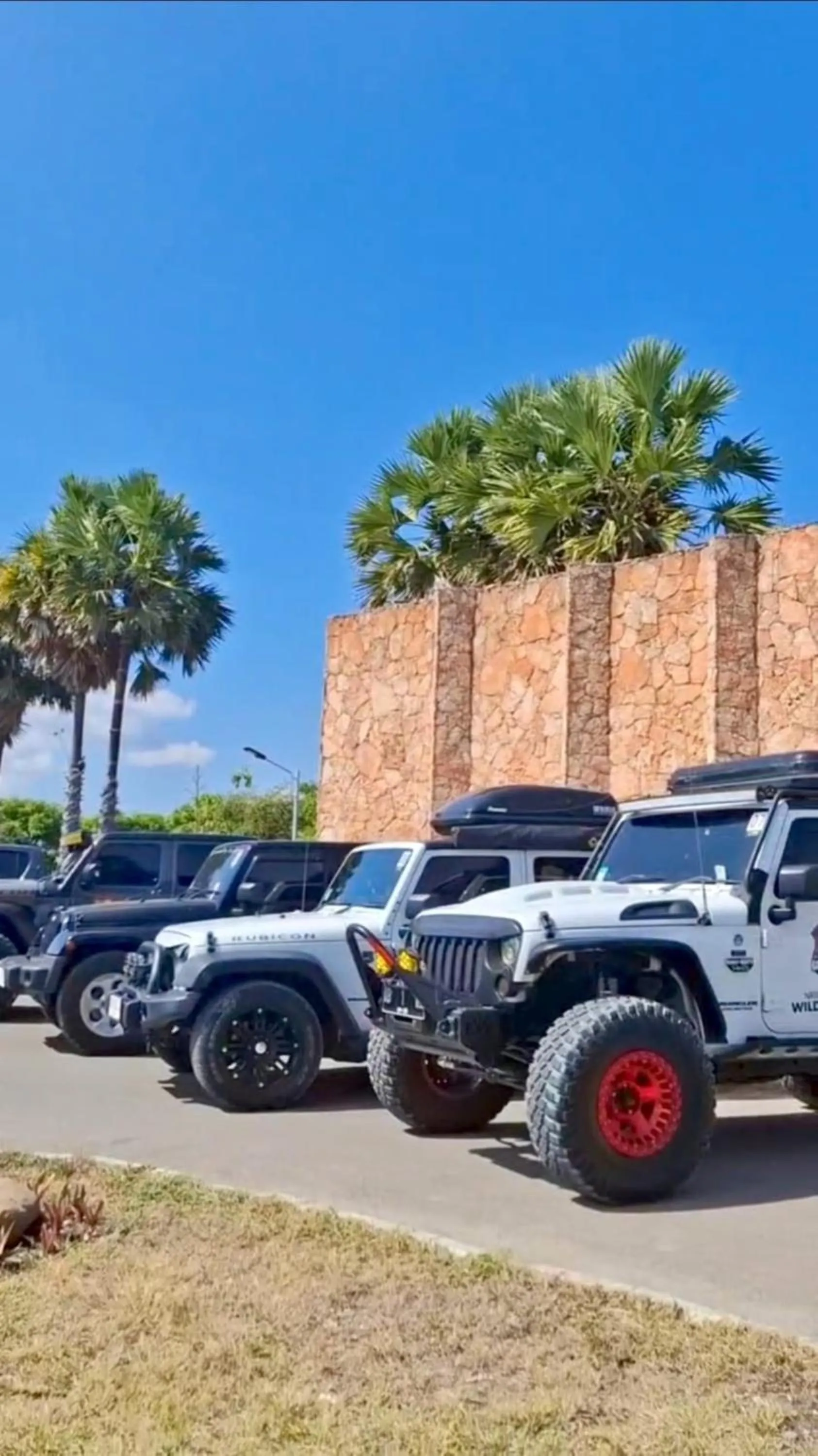 Parking in Kambaniru Beach Hotel and Resort