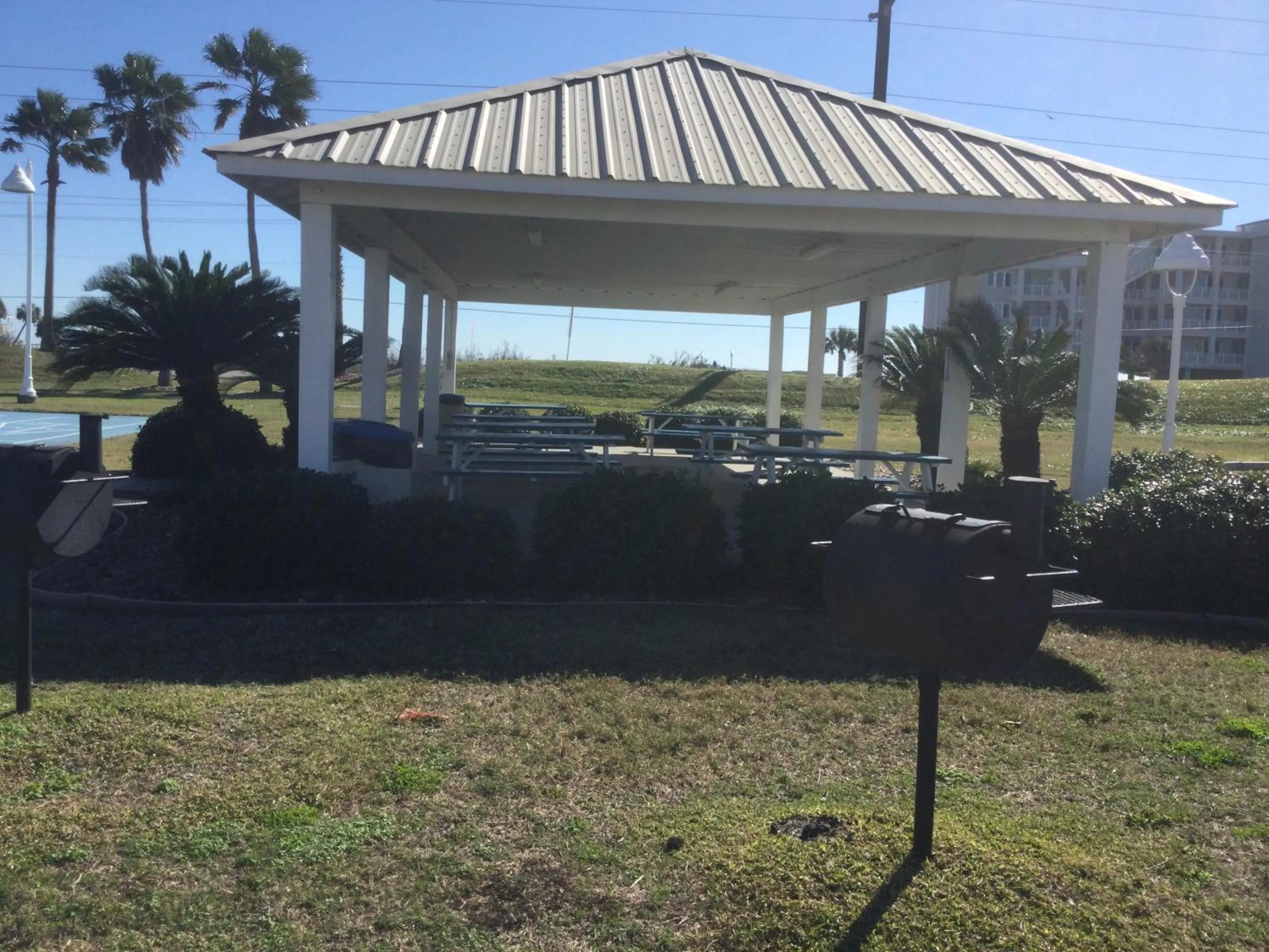BBQ facilities in Holiday Inn Club Vacation Galveston Seaside Resort