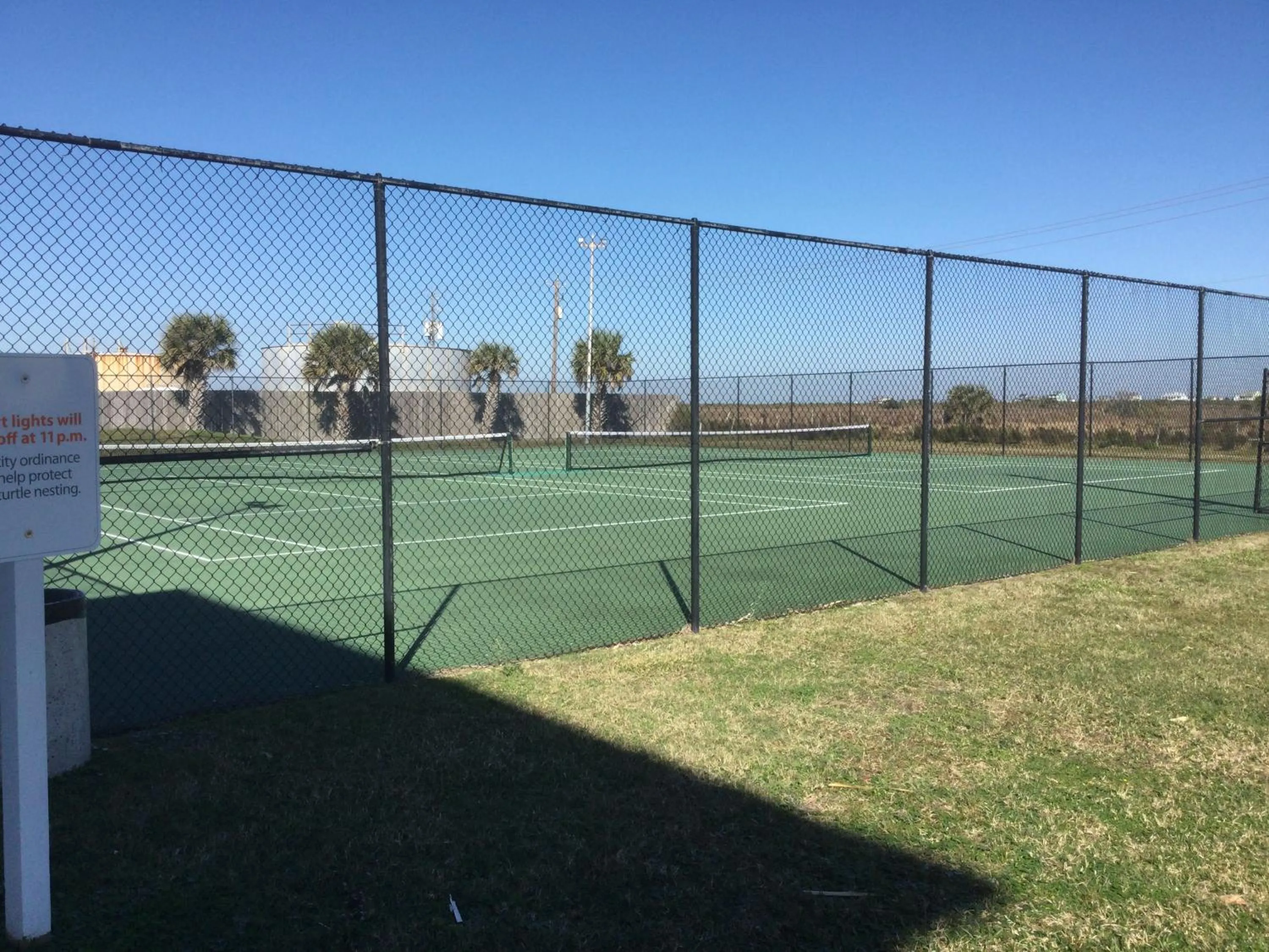 Tennis court in Holiday Inn Club Vacation Galveston Seaside Resort