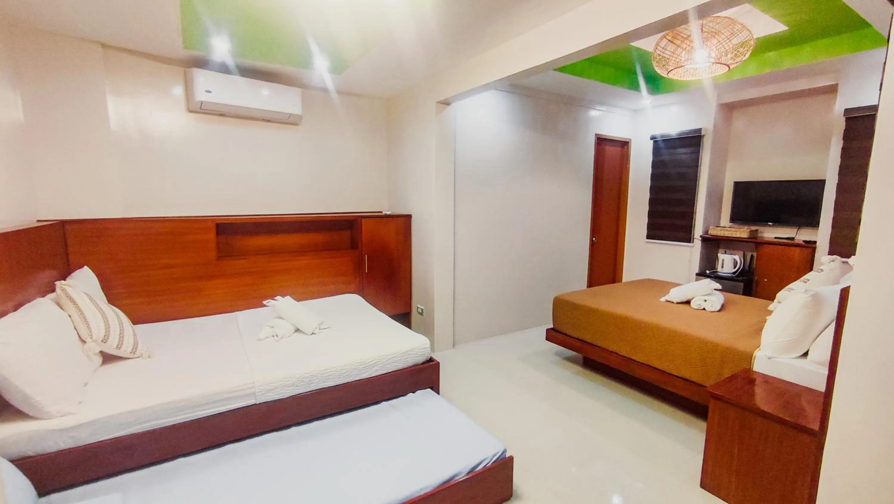 Bed in Youhan Beach Resort