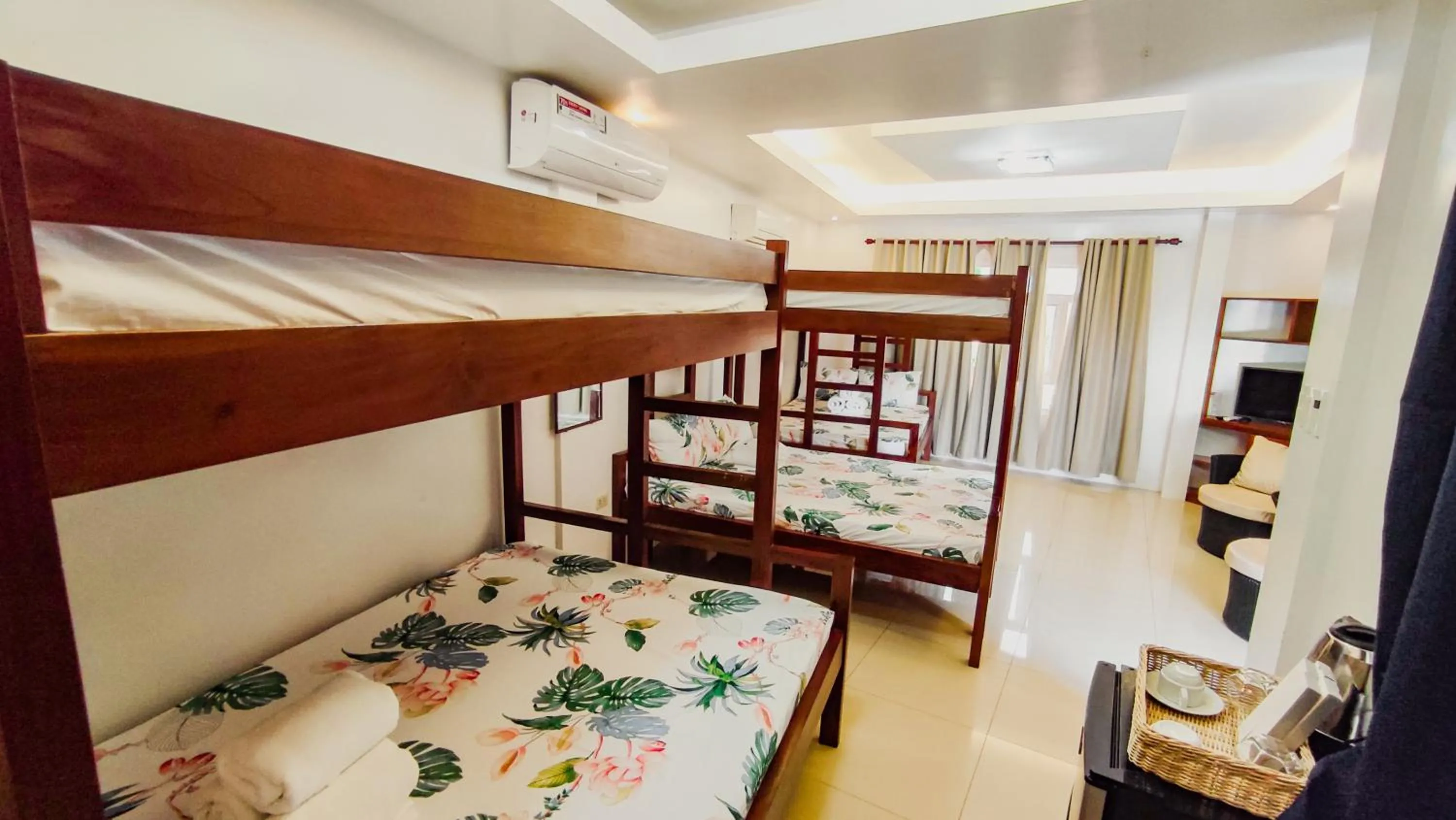bunk bed, Bed in Youhan Beach Resort