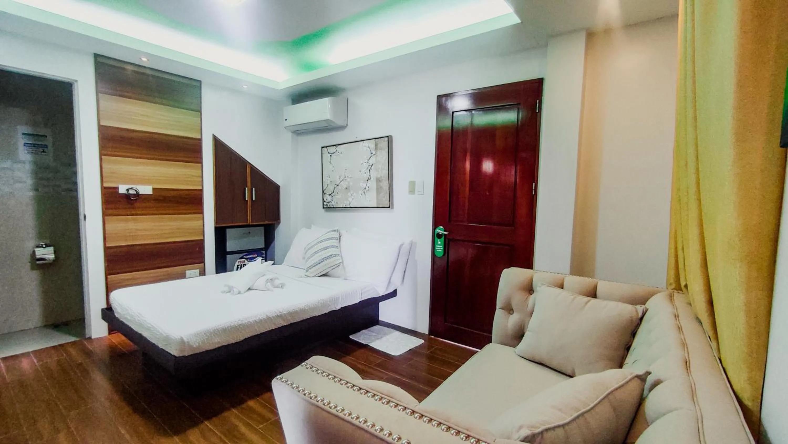 Seating area, Bed in Youhan Beach Resort