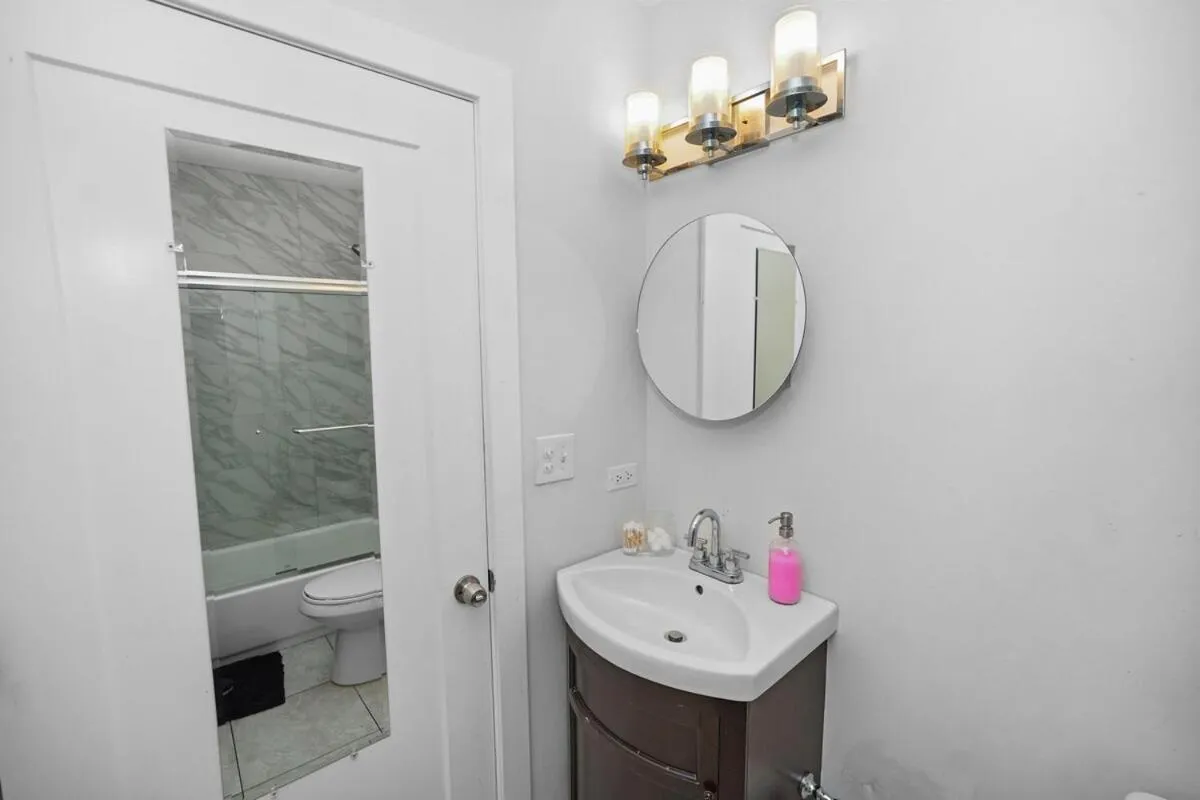 Modern 2BR 420 Friendly in Chicago South Loop Near Museum Campus, McCormick Place and Soldier Field