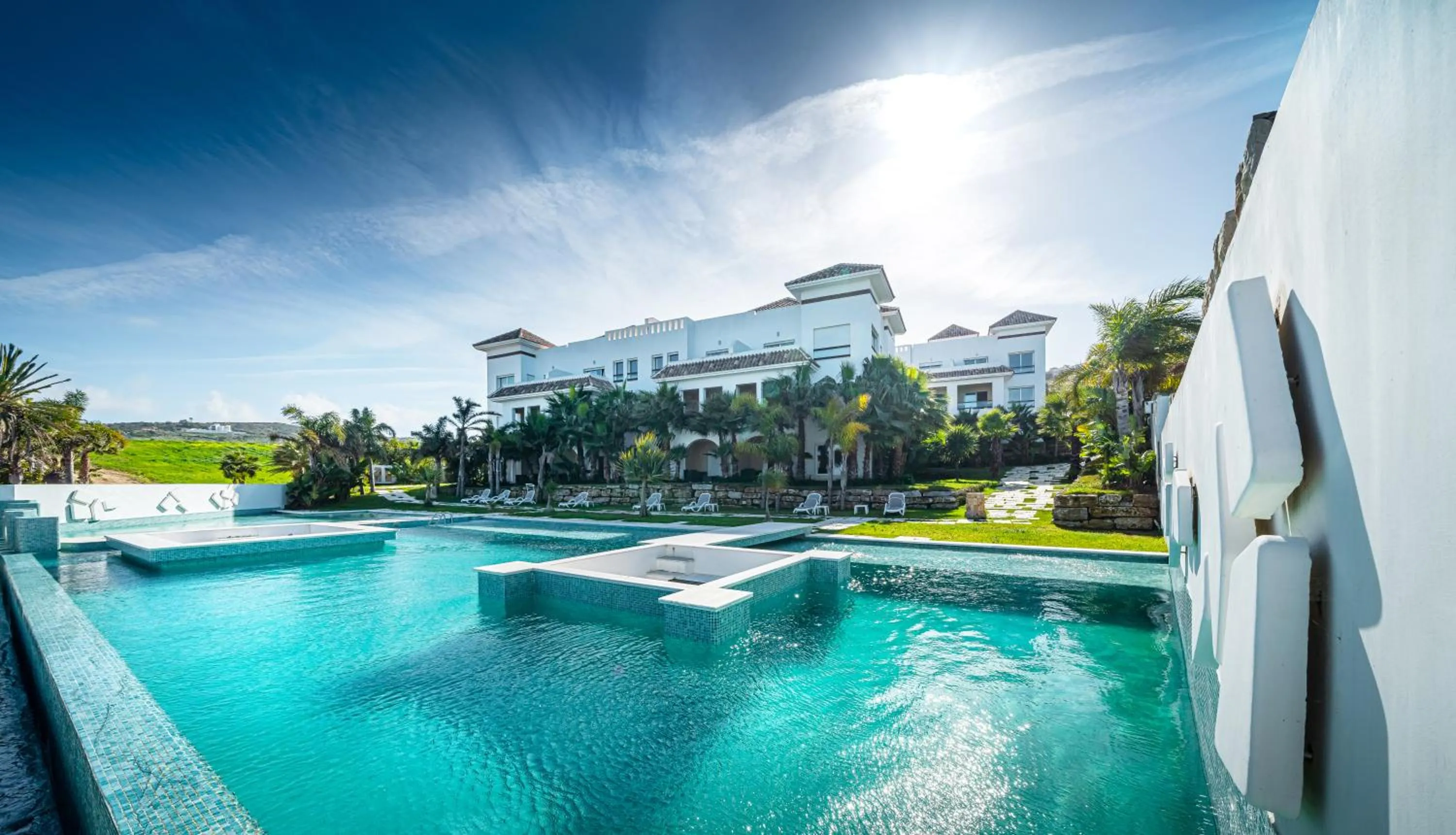 Swimming pool in Mnar Castle