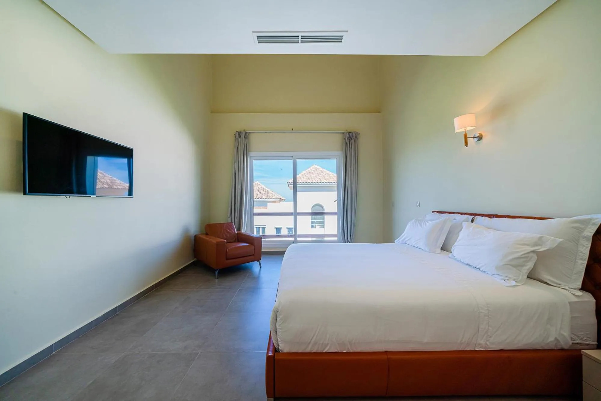 Bedroom, Bed in Mnar Castle