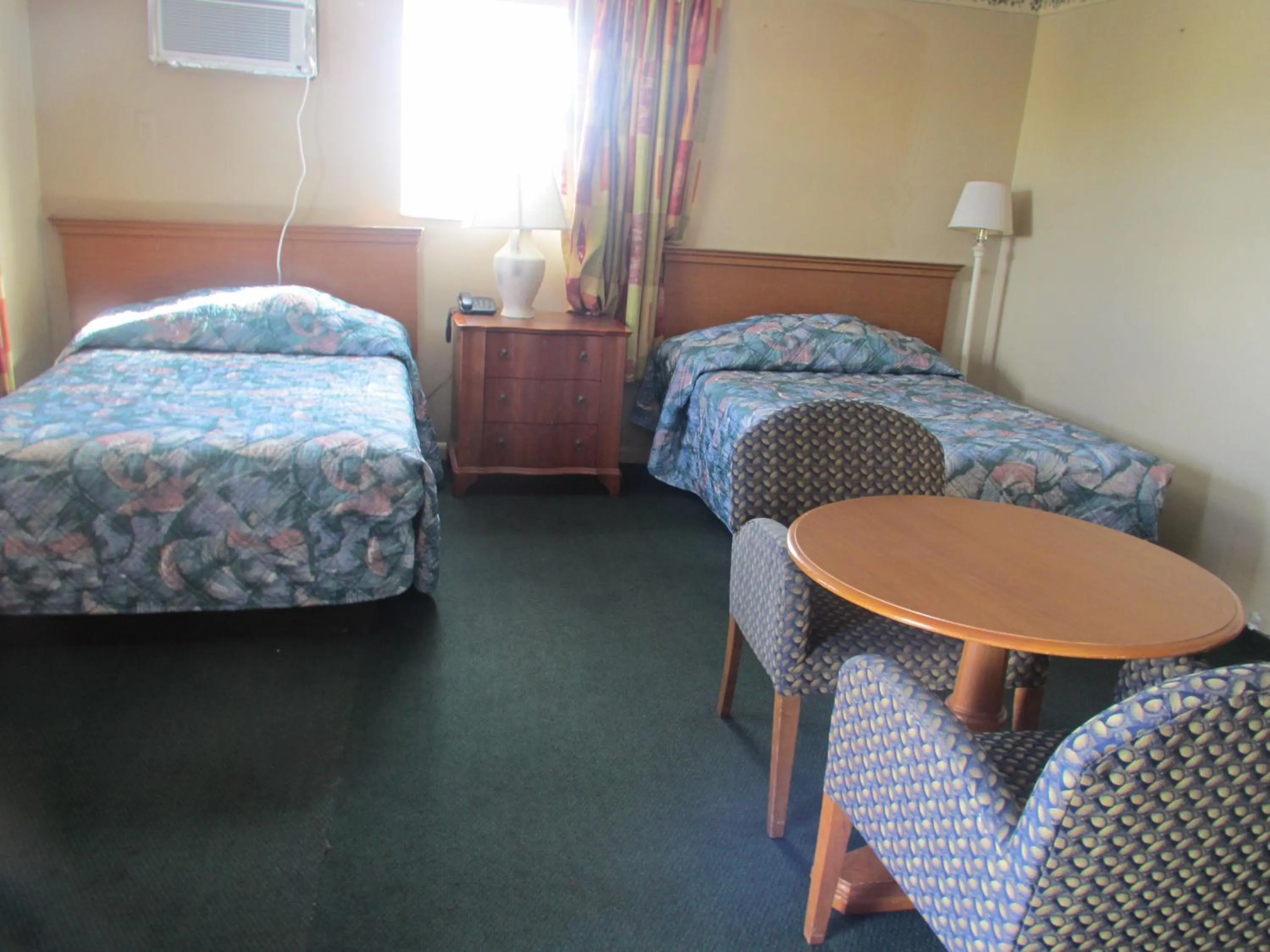 Bedroom, Bed in Country Lodge
