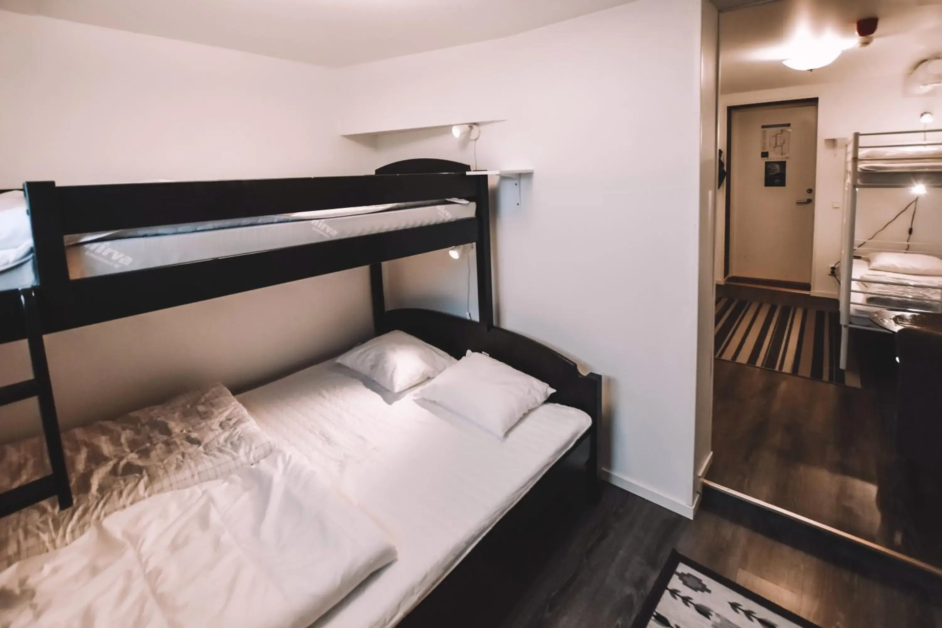 Room with 2 bunk beds (allergy friendly) in Abisko Guesthouse & Activities Room with 2 bunk beds (allergy friendly) in Abisko Guesthouse & Activities