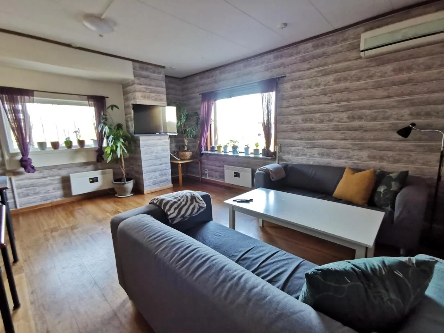Abisko Guesthouse & Activities