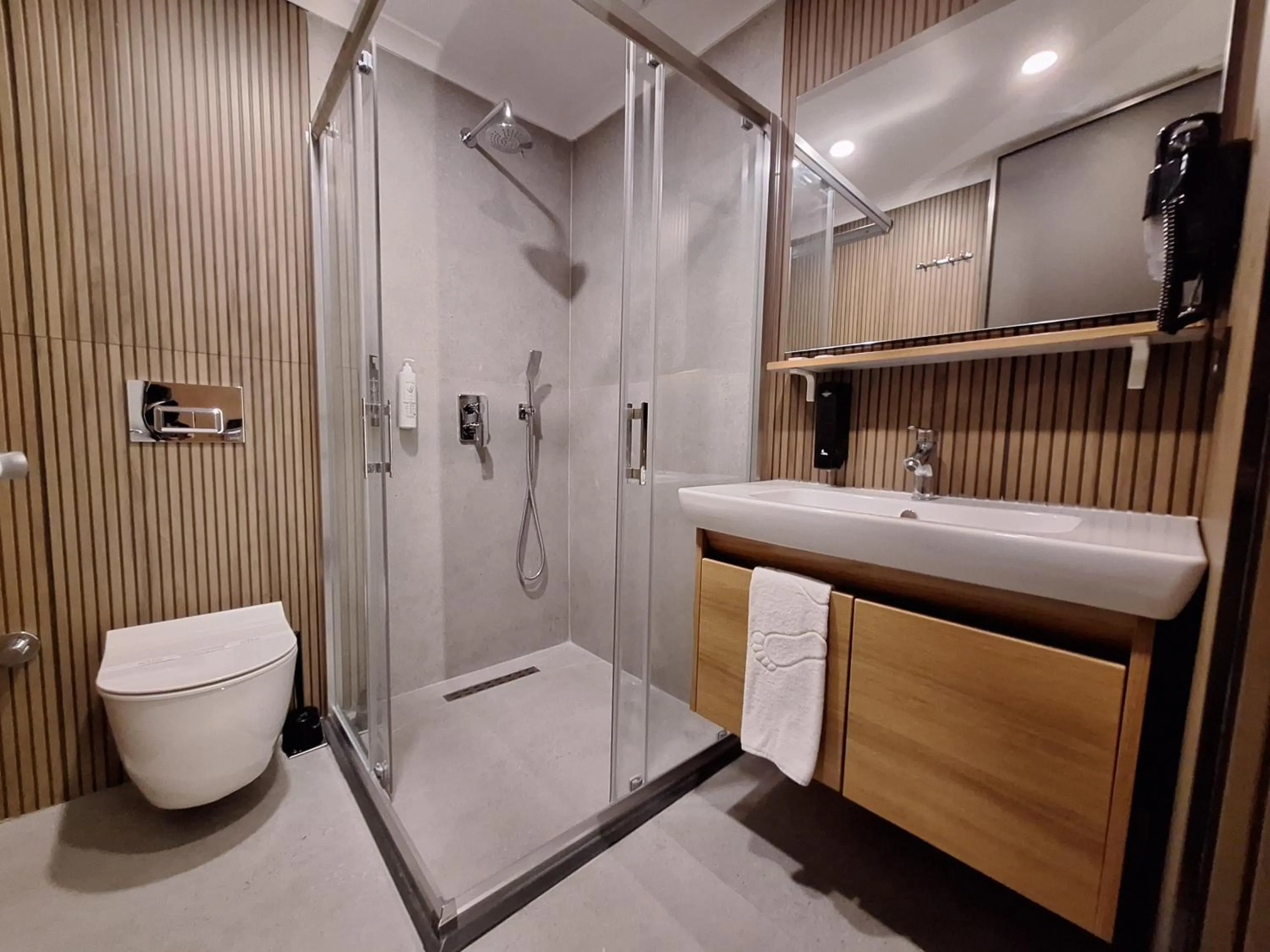 Shower in N'Ala Otel