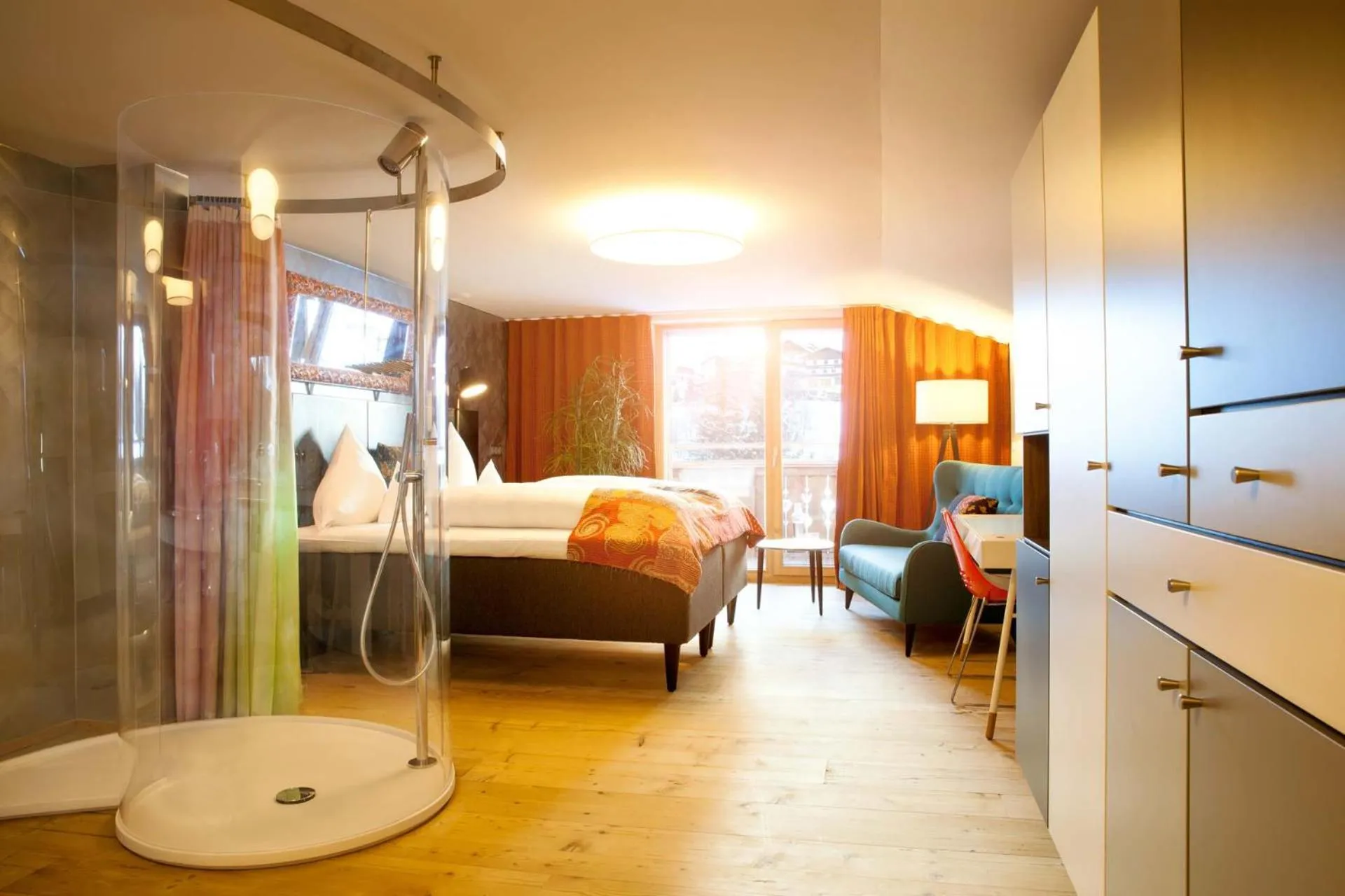 Photo of the whole room, Bed in Raffl's Tyrol Hotel