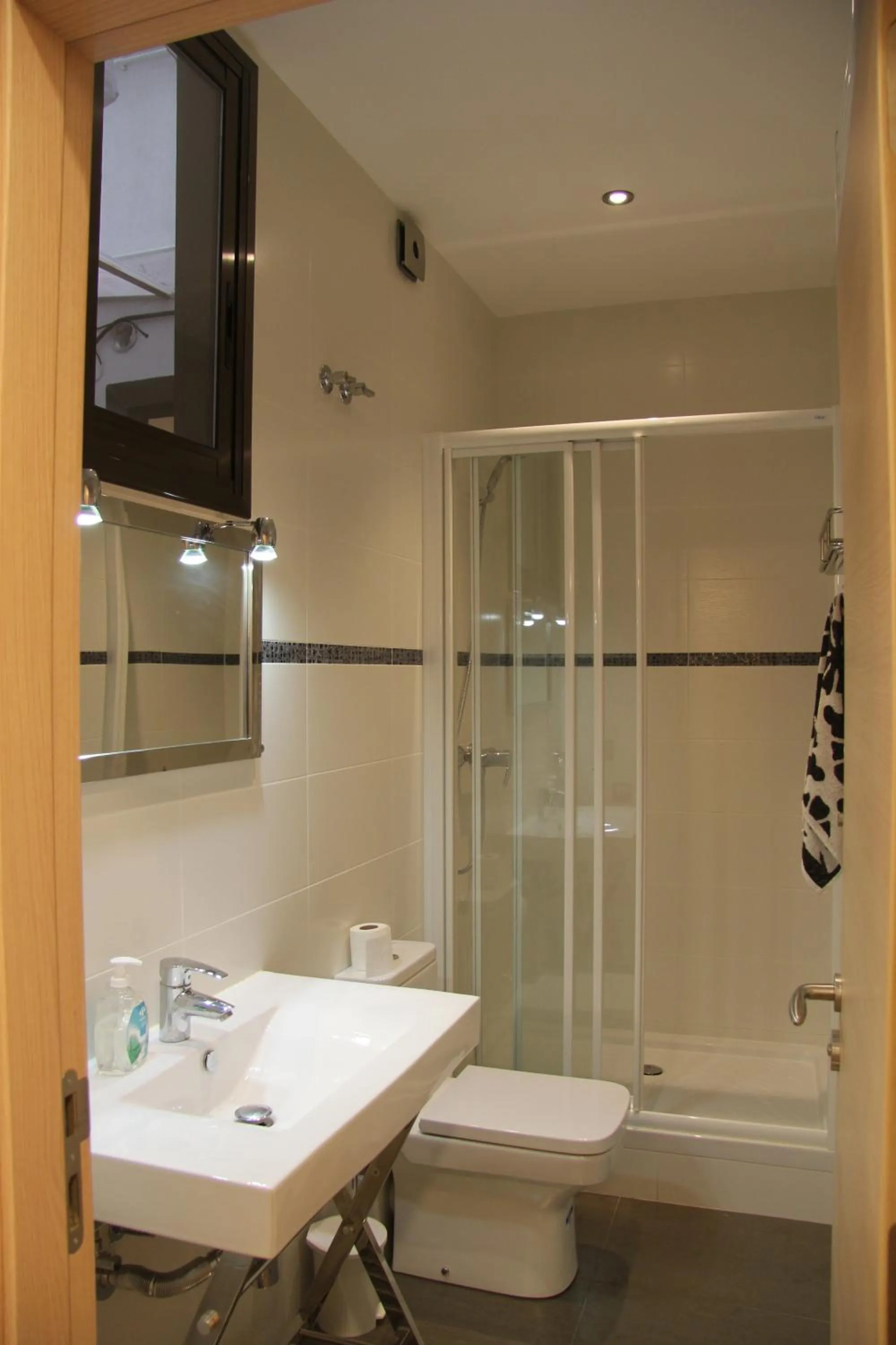 Bathroom in Hostal Excellence