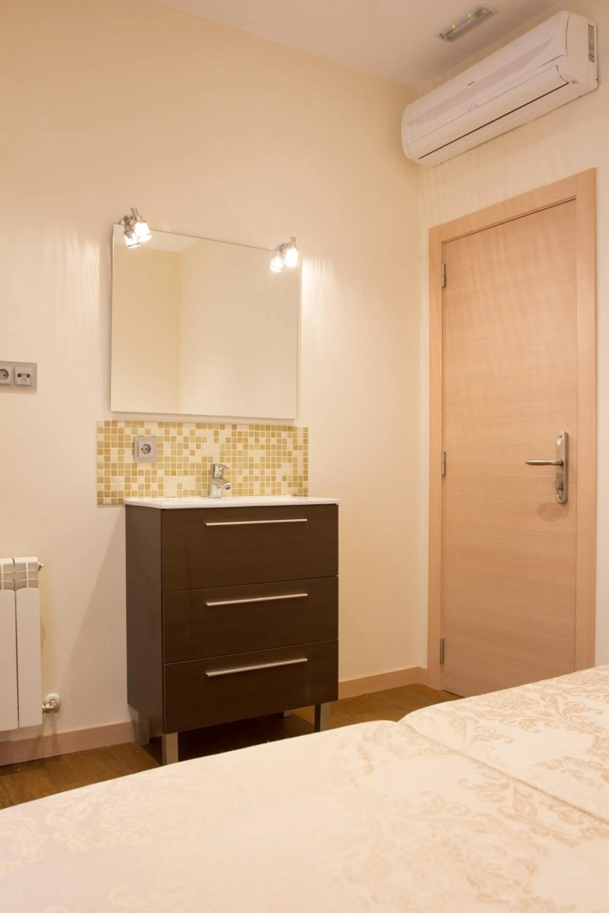 Bed in Hostal Excellence