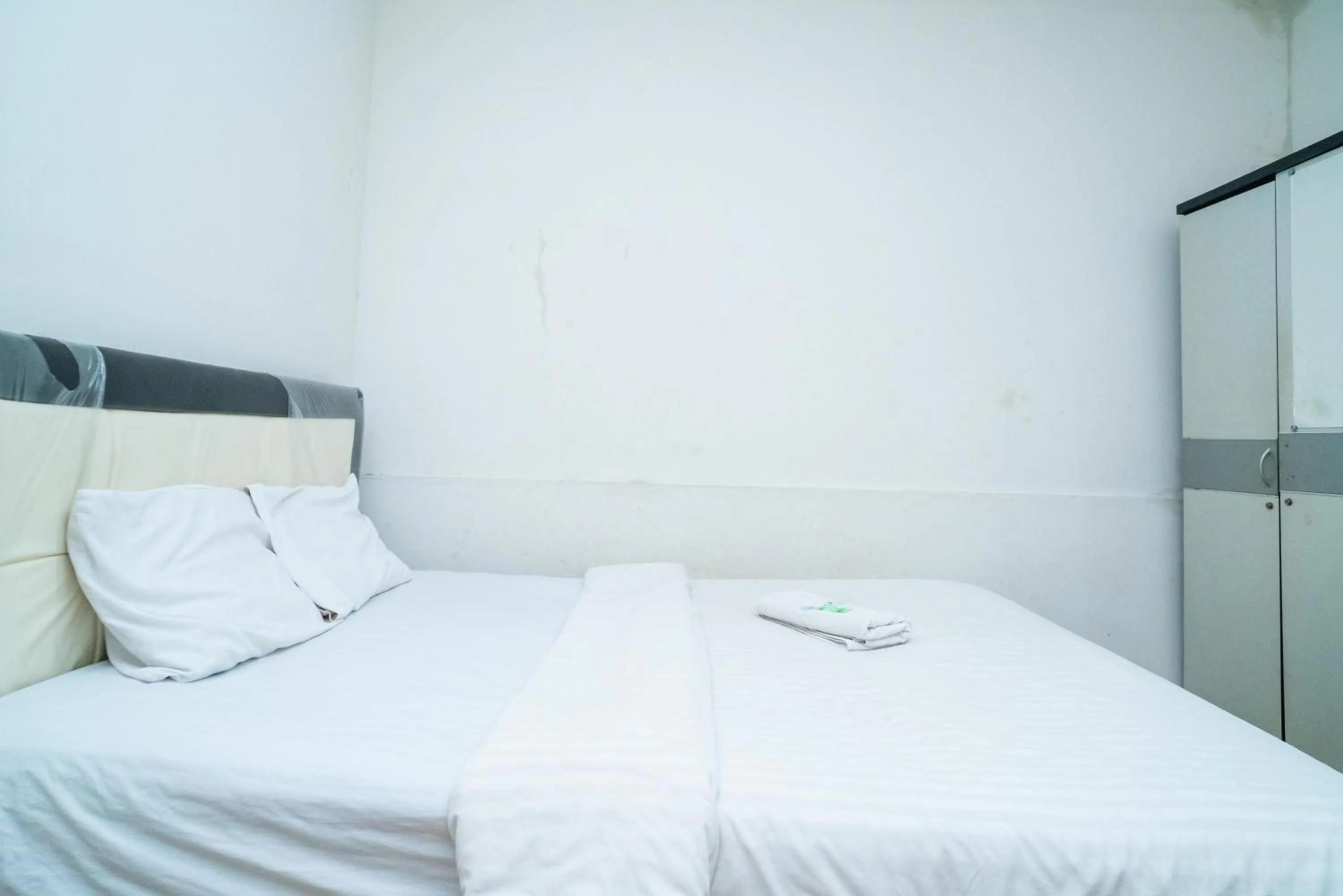 Bed in 77 Guest House Serpong Mitra RedDoorz