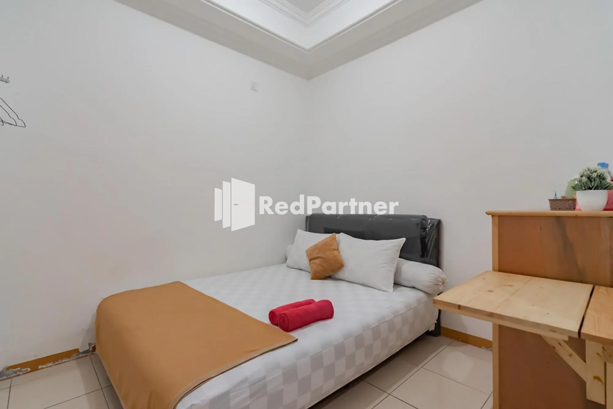 Bedroom, Bed in Langkar Guest House Syariah Mitra RedDoorz