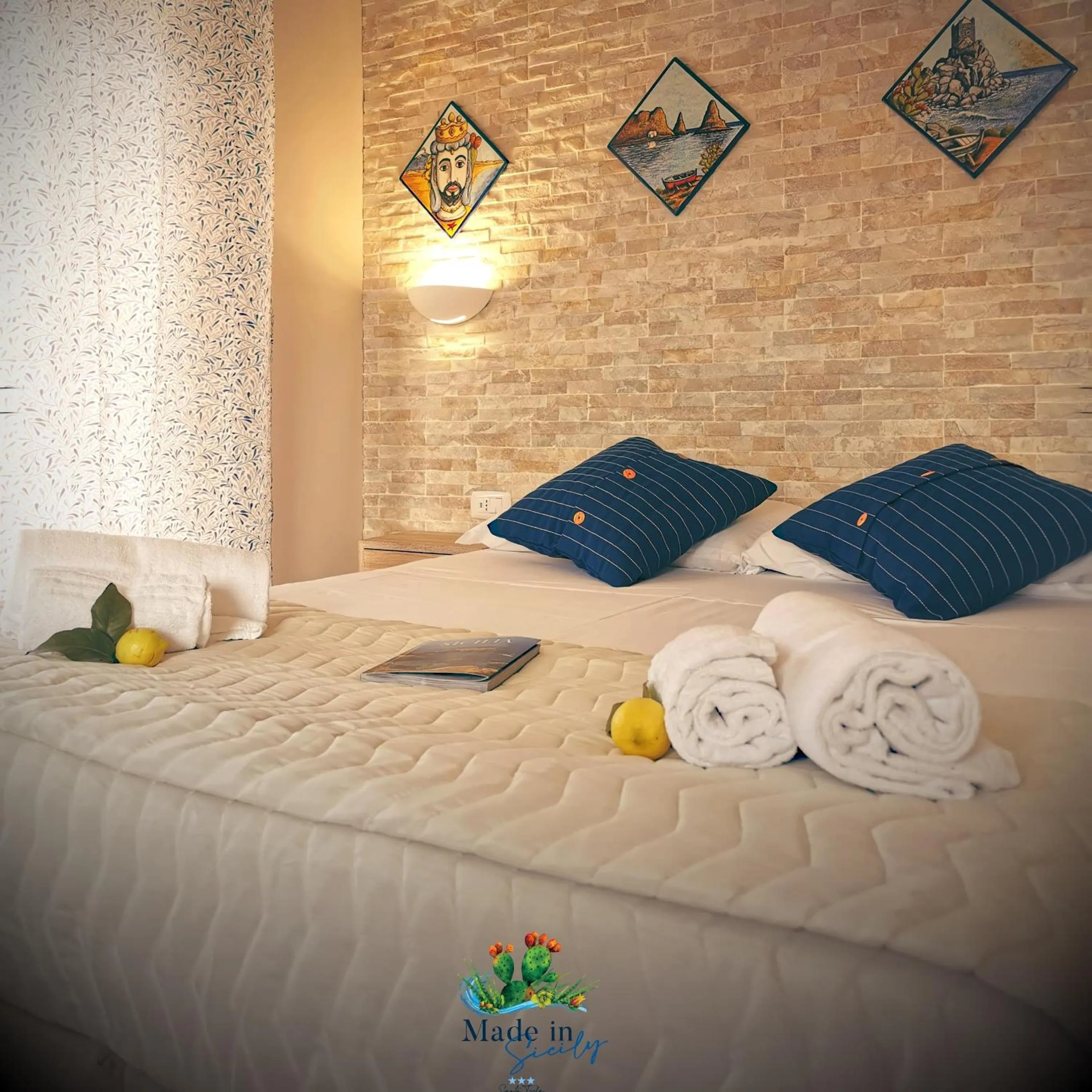 Photo of the whole room, Bed in Made in Sicily Santa Tecla