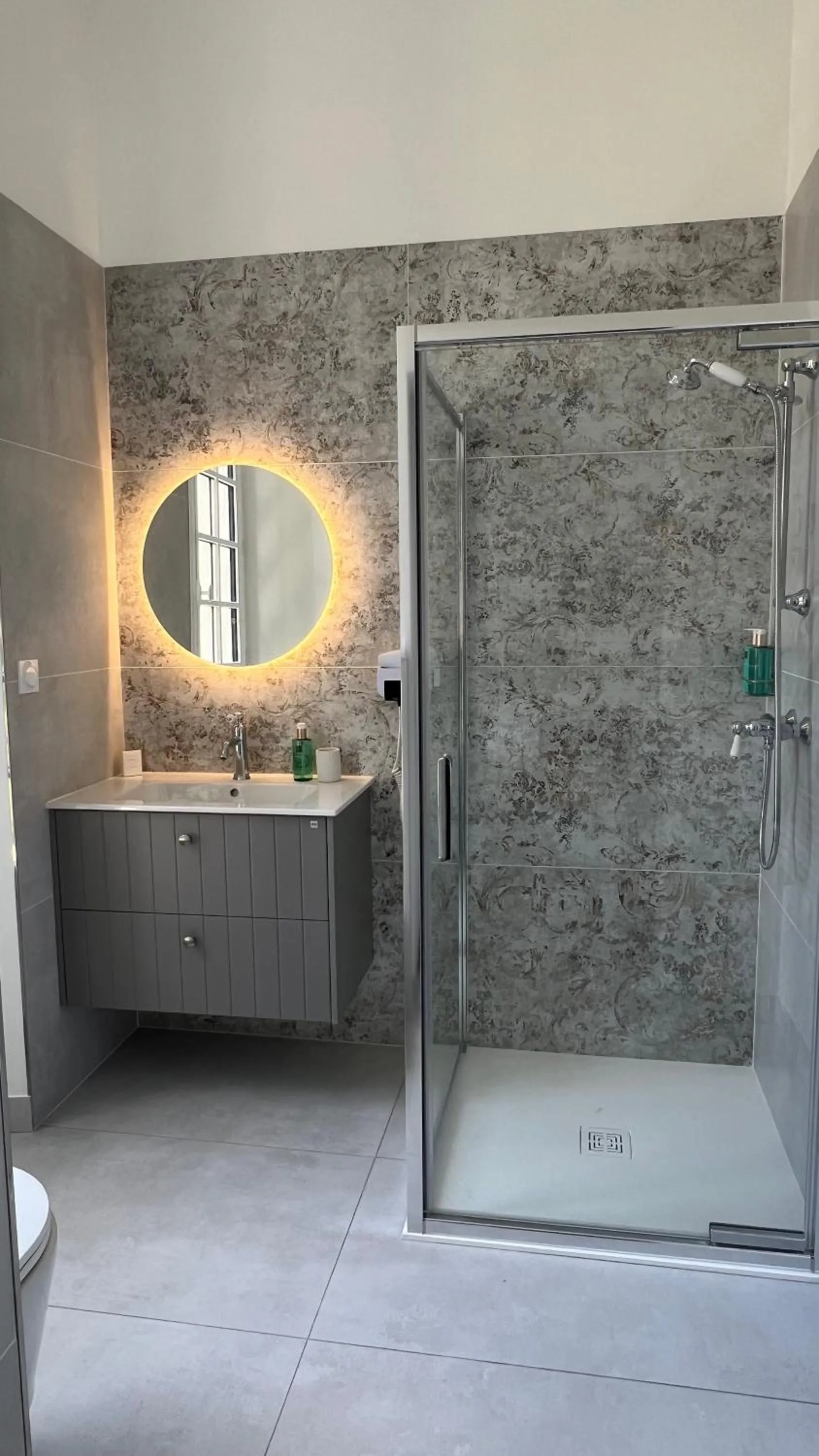 Shower in Le Clos du Roc